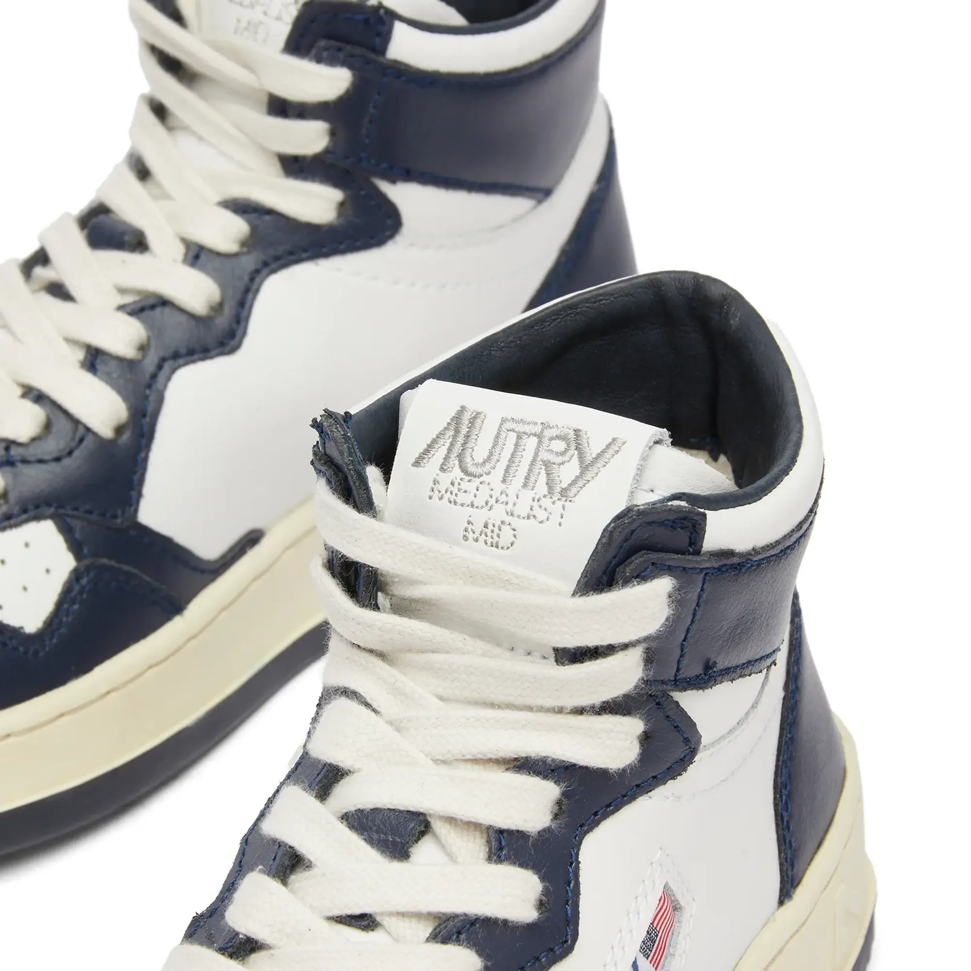 Autry Women's Medalist Mid Sneaker White