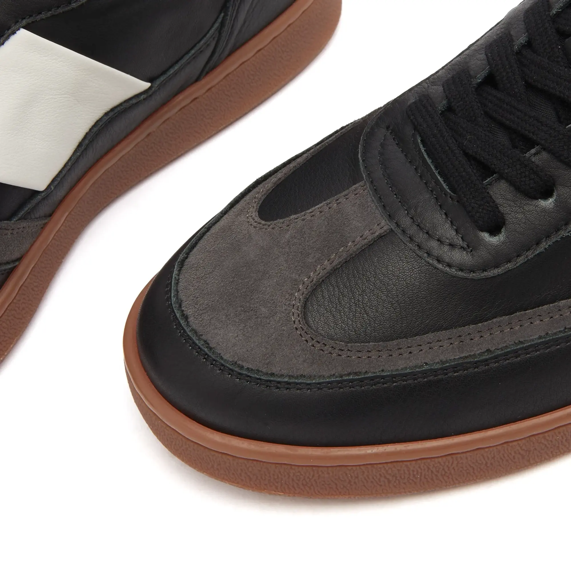 Collegium Men's Pillar Court II Sneaker Black/White