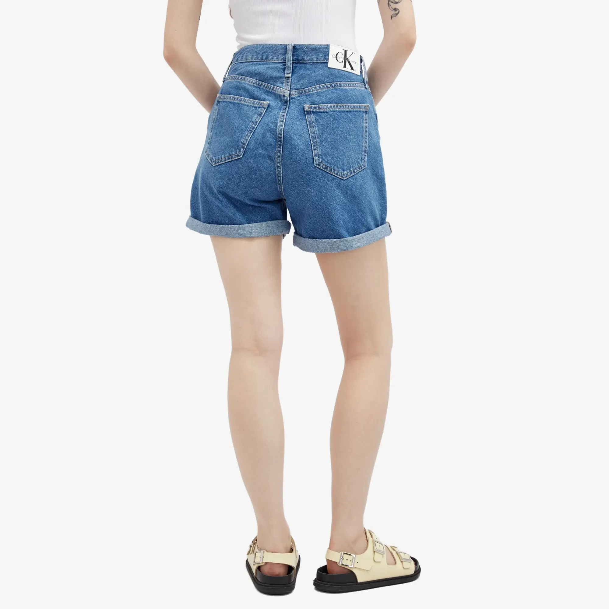 Calvin Klein Women's Mom Short Denim Medium