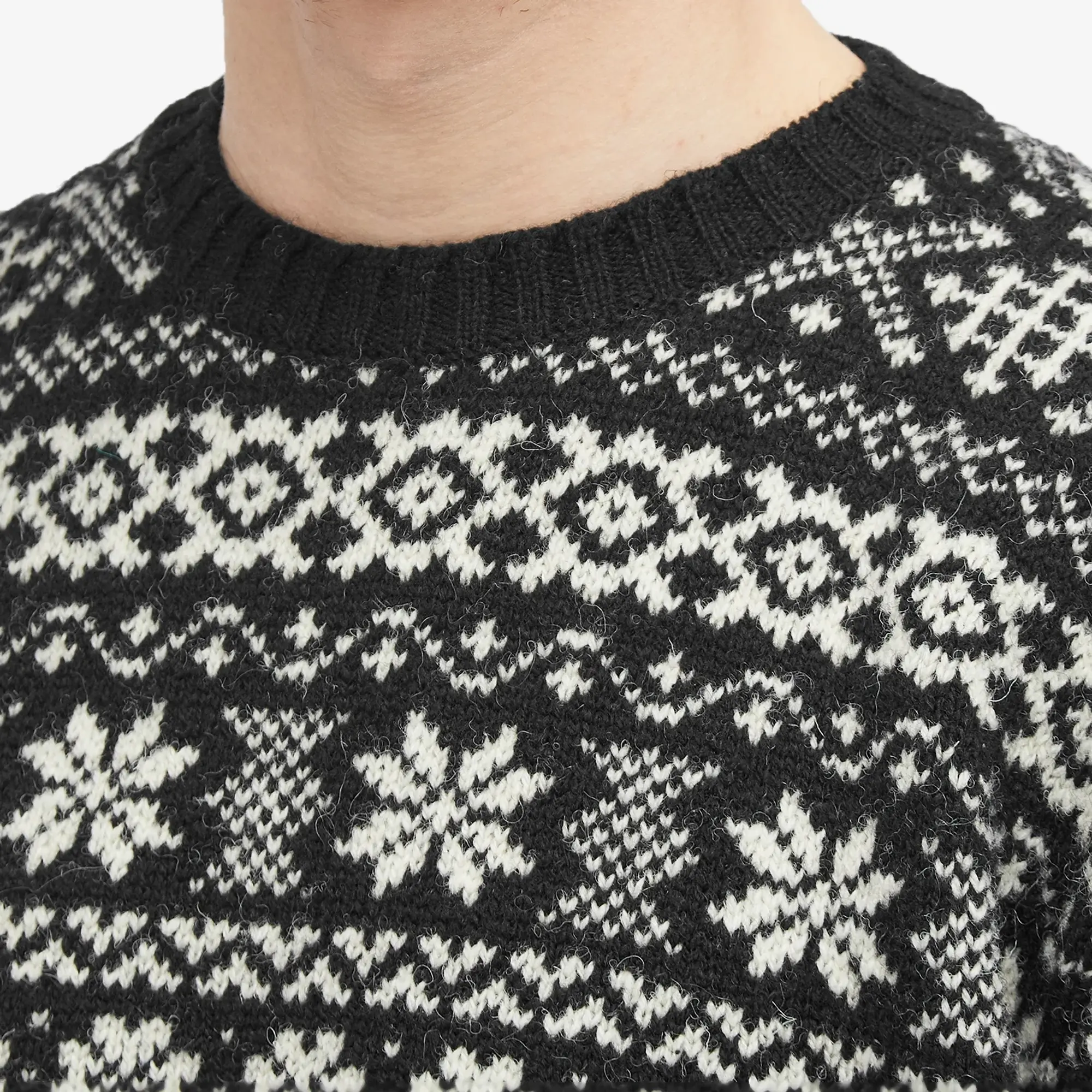 Jamieson's of Shetland Men's Snowflake Fair Isle Crew Knit Black/White