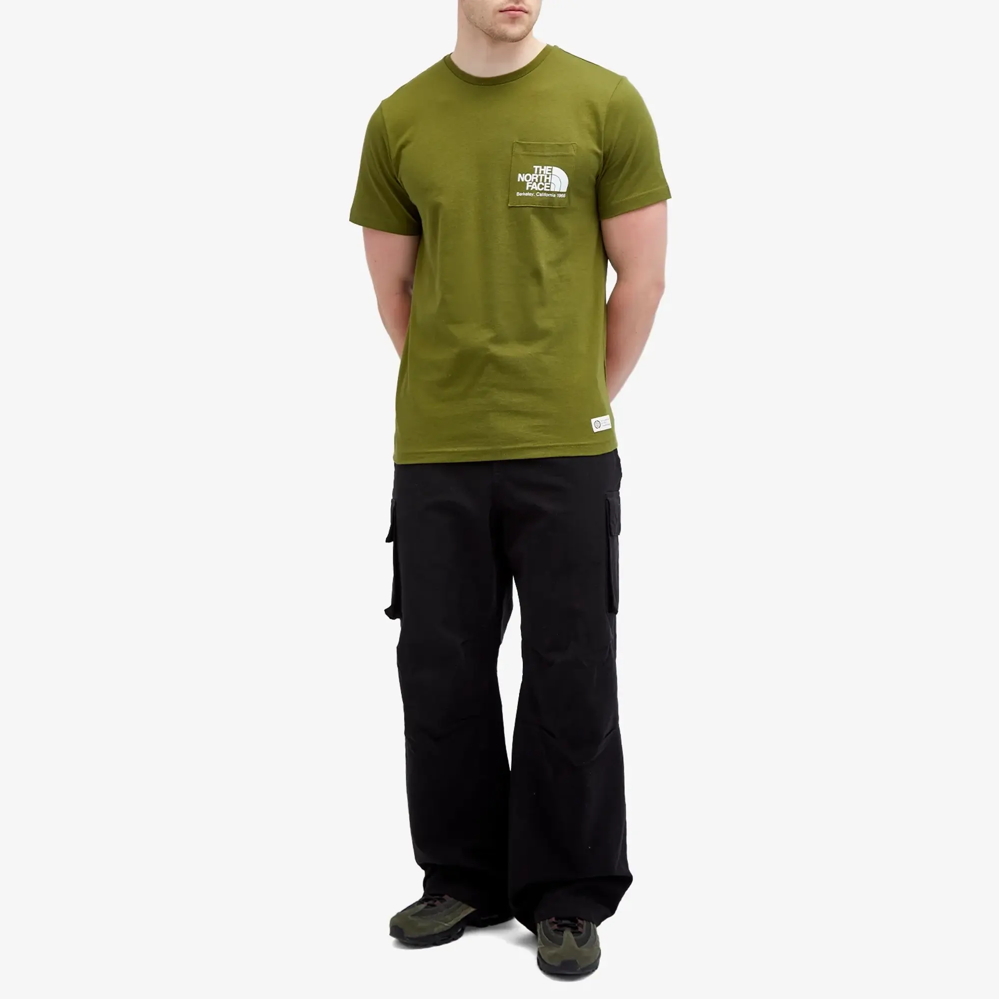 The North Face Berkeley California Pocket T-Shirt In Olive-Green