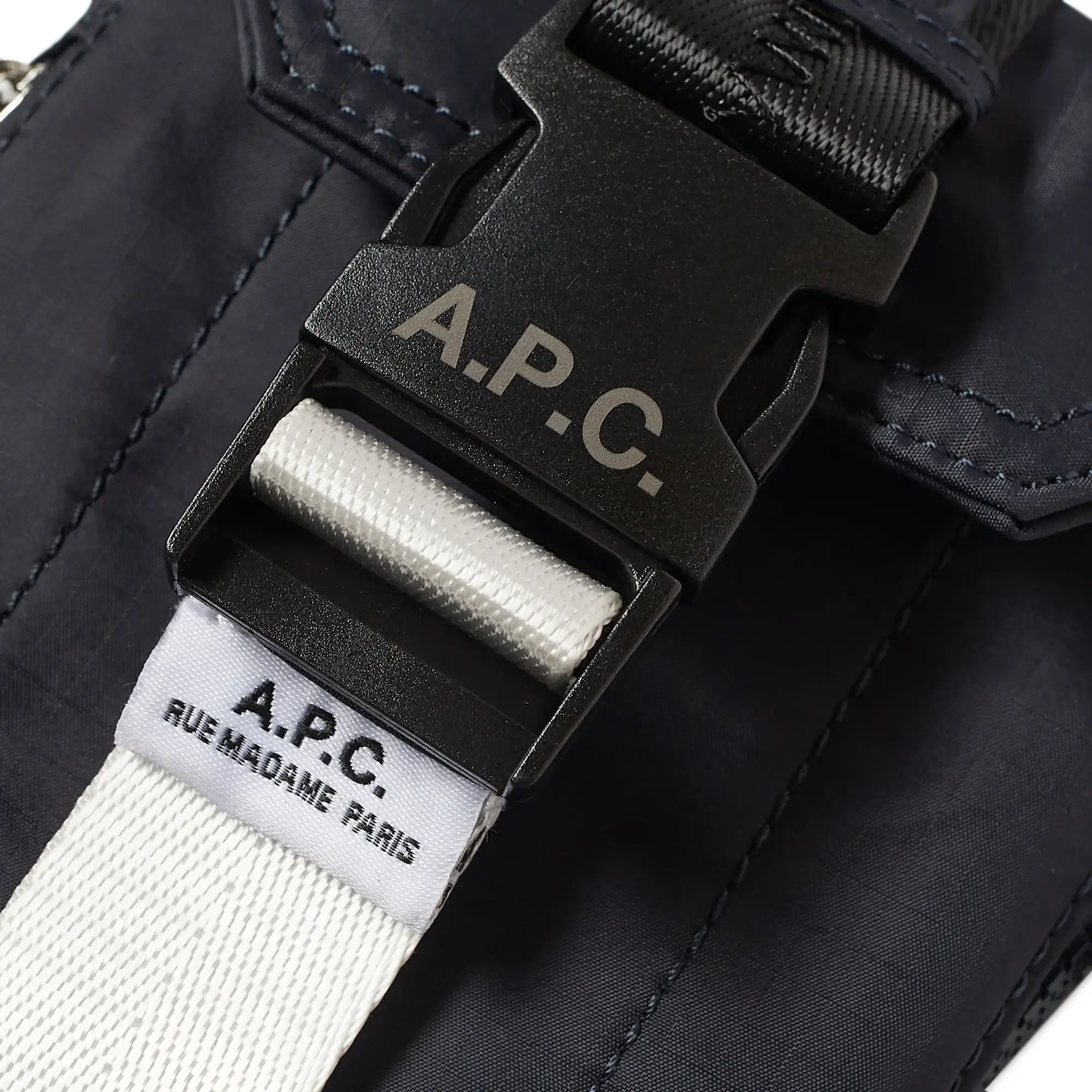A.P.C. Men's Treck Cross Body Pouch Dark Navy