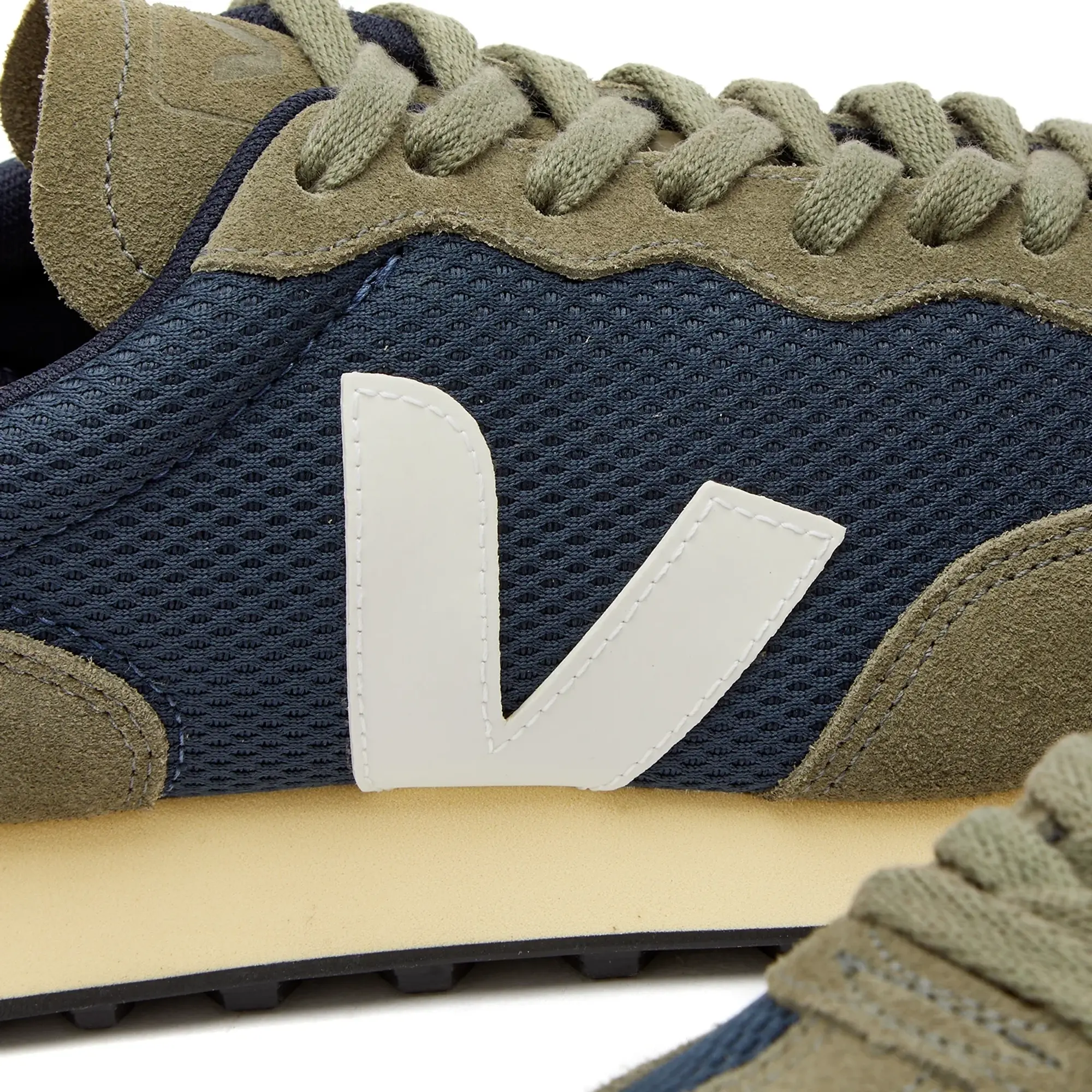 VEJA Rio Branco Trainers, Navy