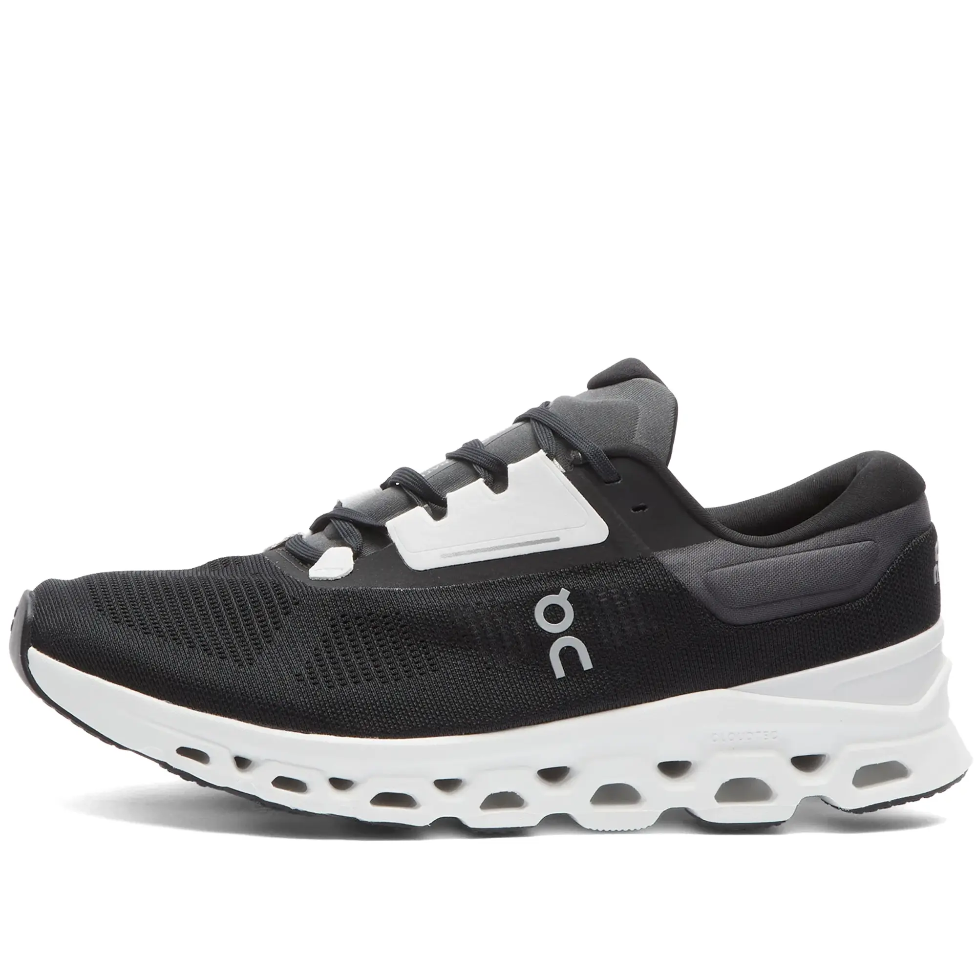 On Running Cloudstratus 3 - Black - Mens