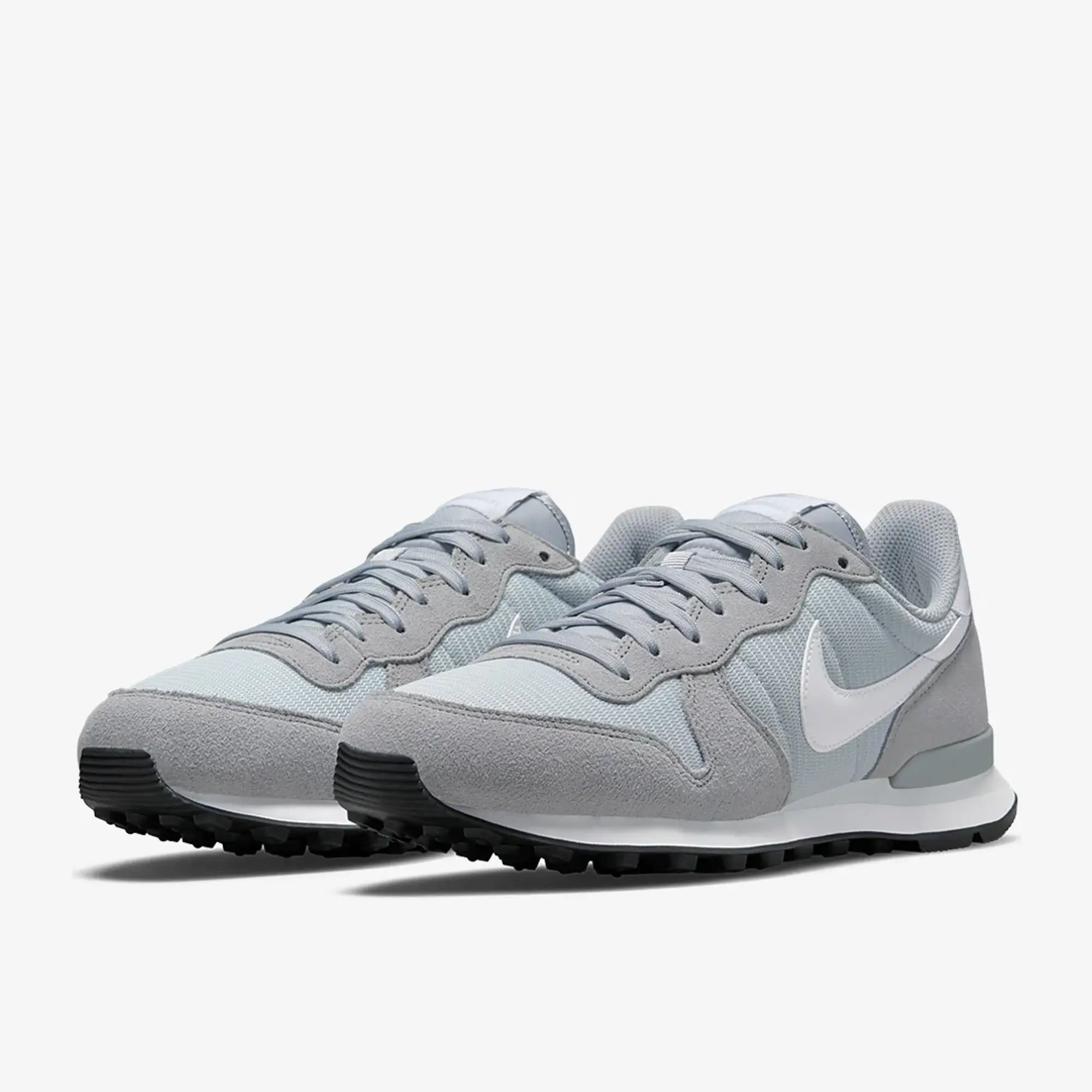 Nike  W NIKE INTERNATIONALIST  women's Shoes (Trainers) in Grey