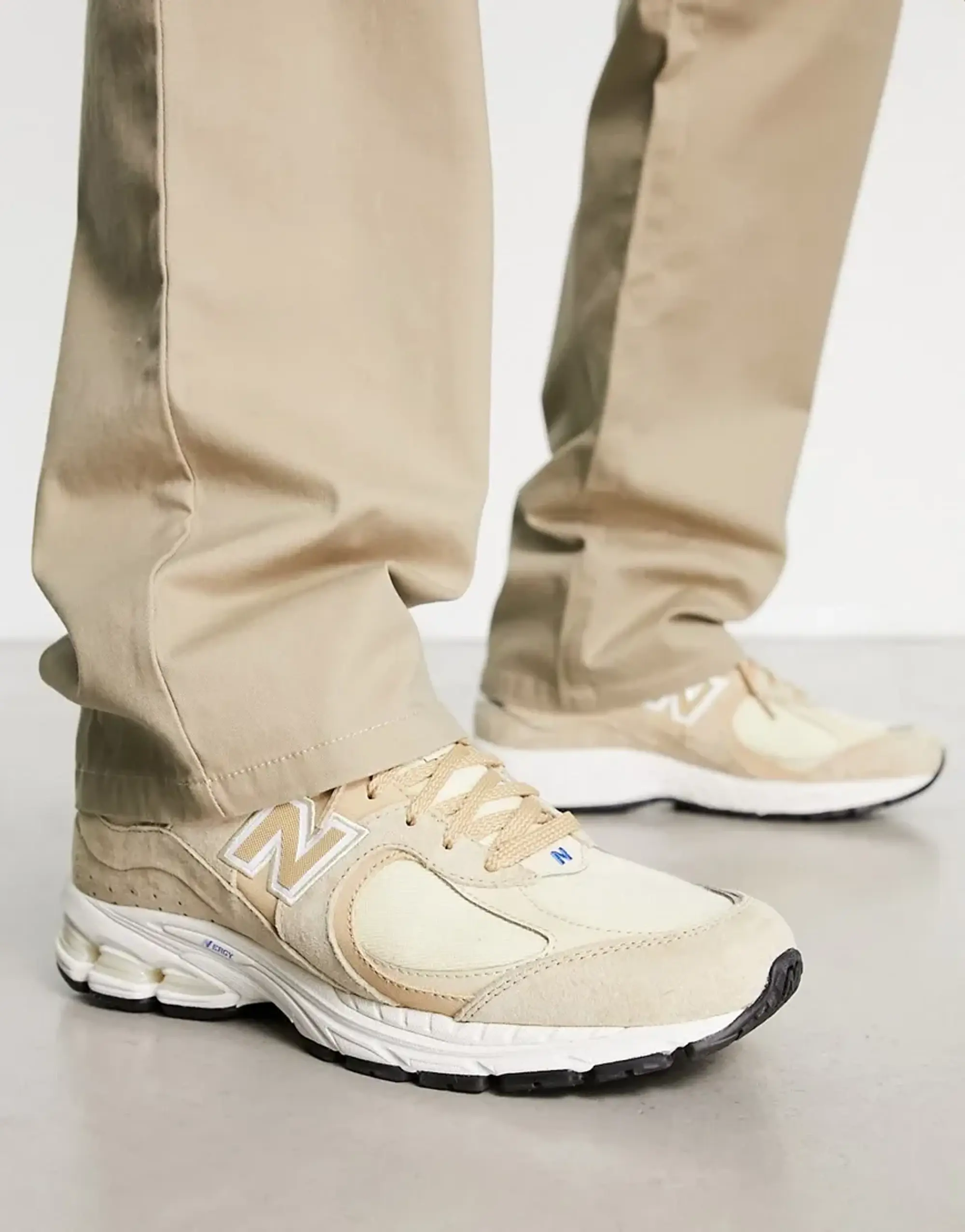 New Balance 2002R