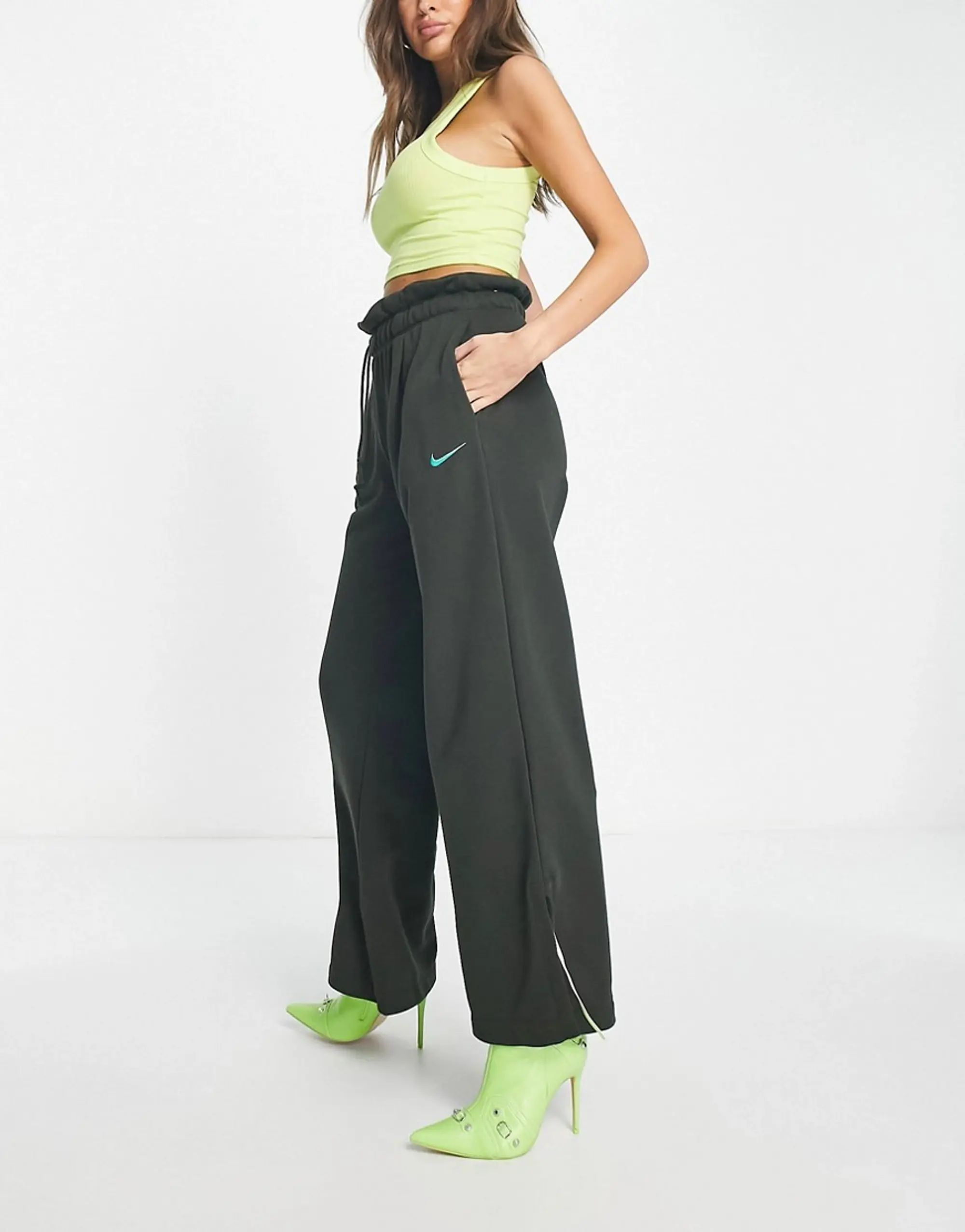 Nike modern fleece joggers sale