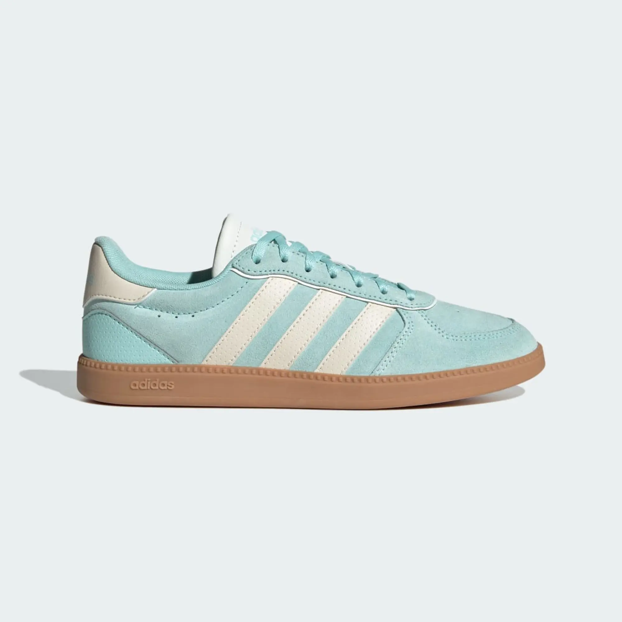 adidas  BREAKNET SLEEK SUEDE  women's Shoes (Trainers) in Blue