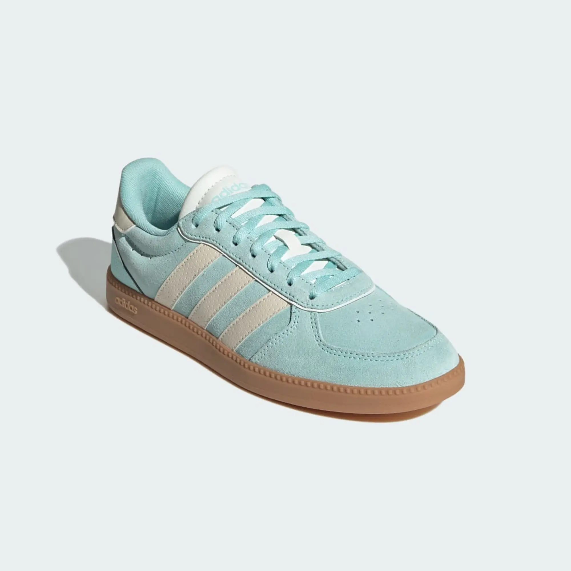 adidas  BREAKNET SLEEK SUEDE  women's Shoes (Trainers) in Blue