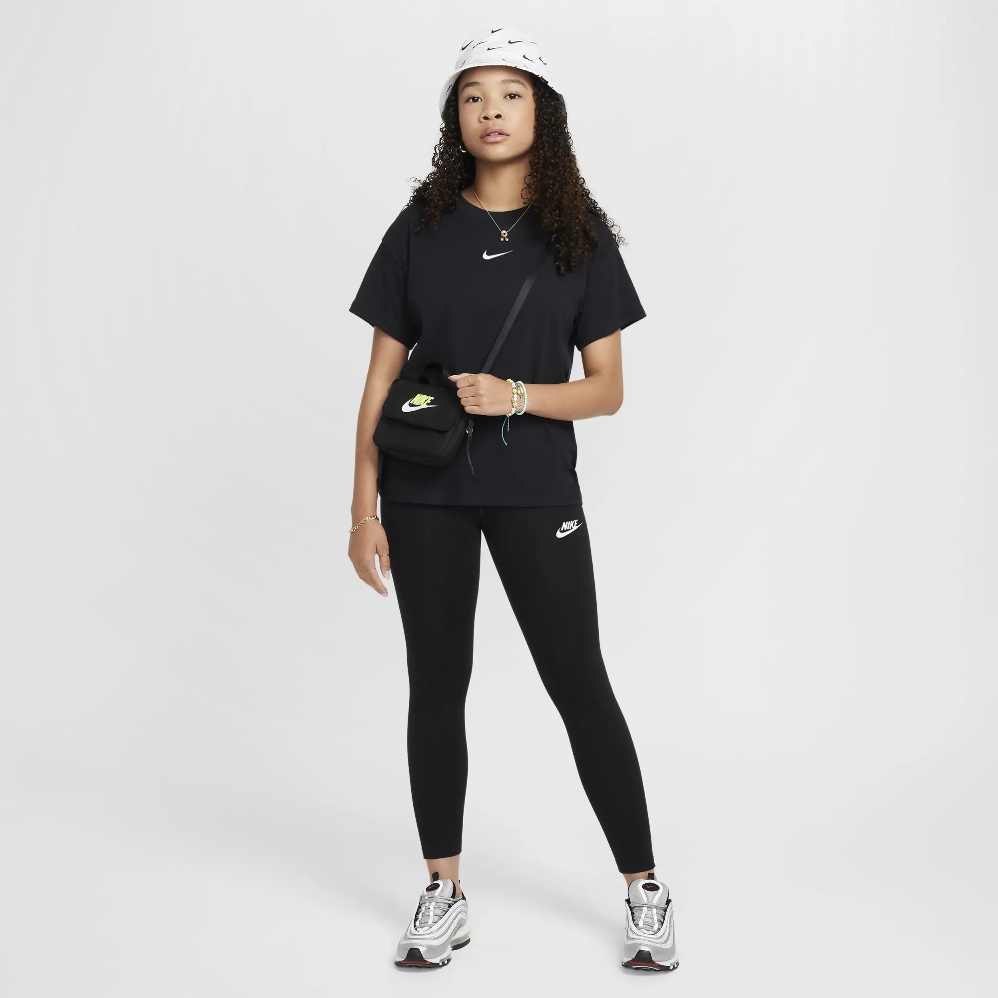 Nike Sportswear Classic Girls' High-Waisted Leggings - Black