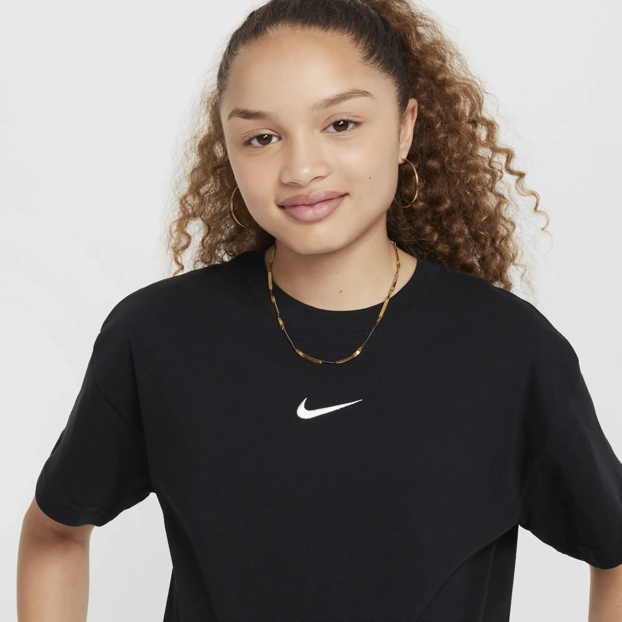 Nike Sportswear Essential Older Kids' (Girls') T-Shirt - Black