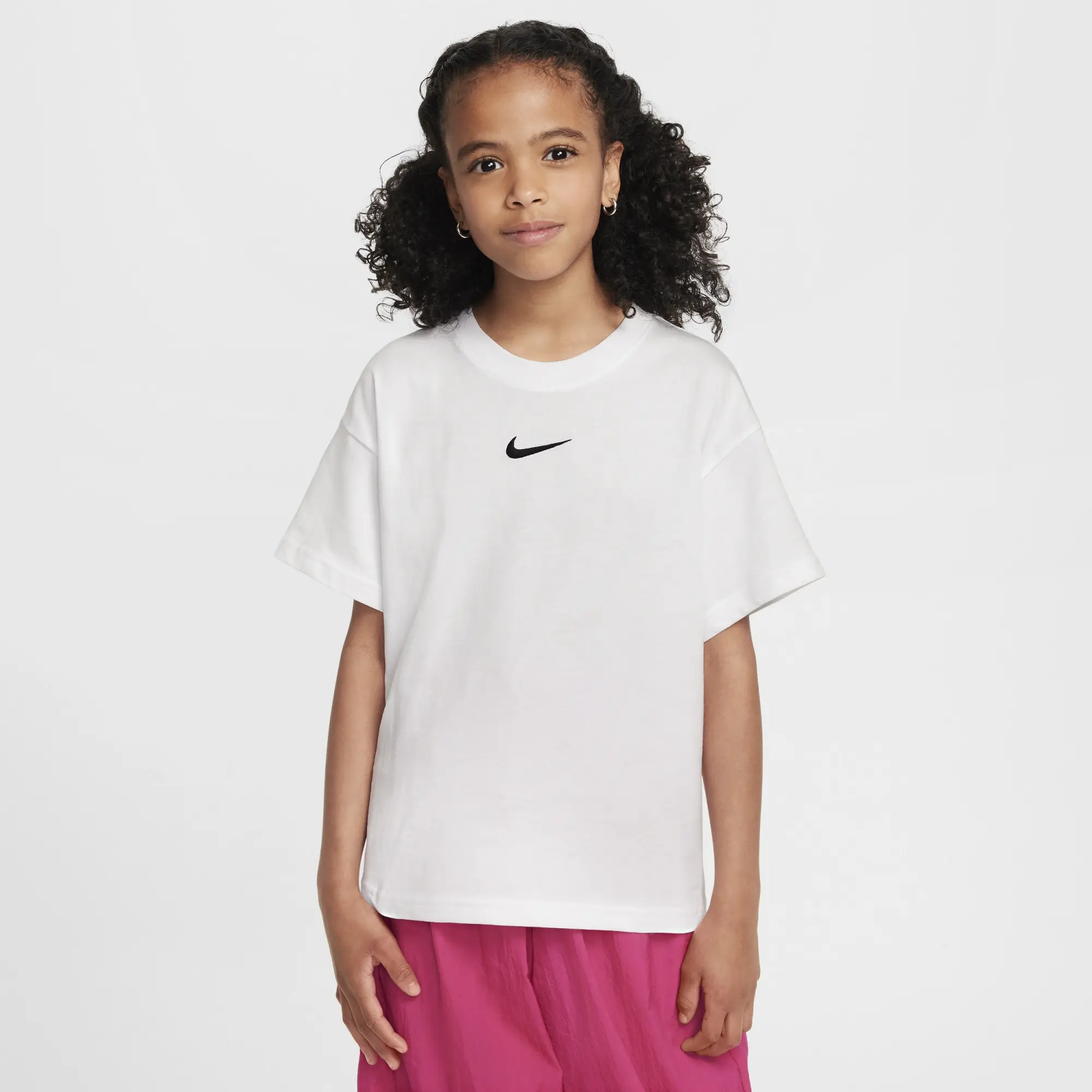 Nike Sportswear Essential Older Kids' (Girls') T-Shirt - White