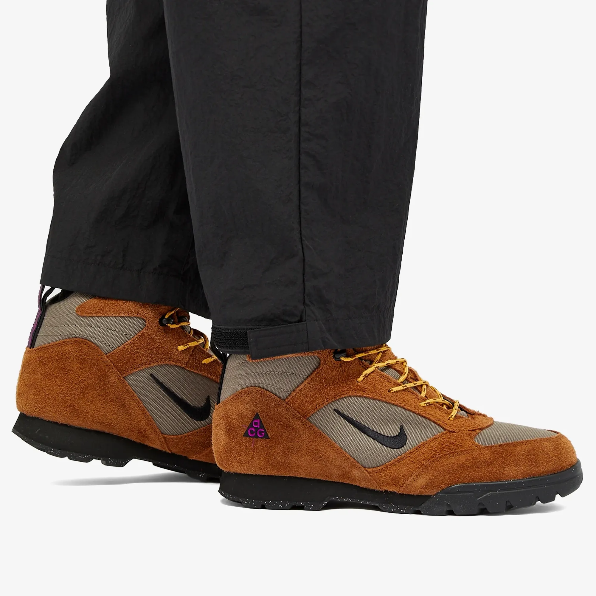 Sneakers Nike Acg Torre Mid Wp Pecan/ Black-Olive Grey-Red Plum 