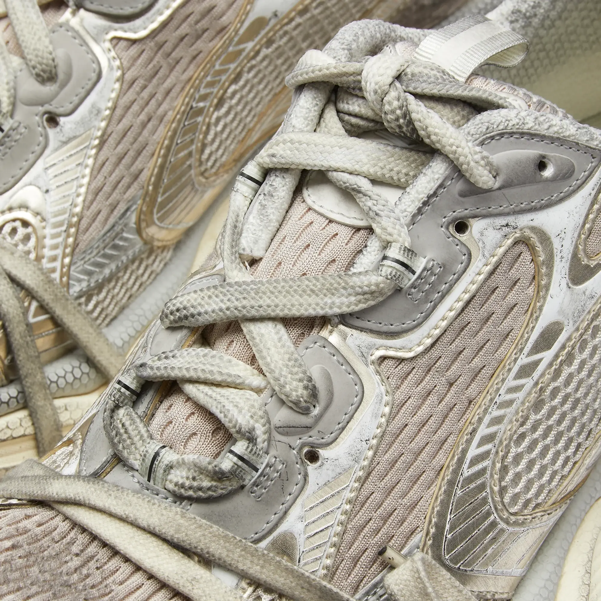 残りわずか【BALENCIAGA】3XLスニーカー Eggshell Gold 残りわずか【BALENCIAGA】3XLスニーカー Eggshell Gold
