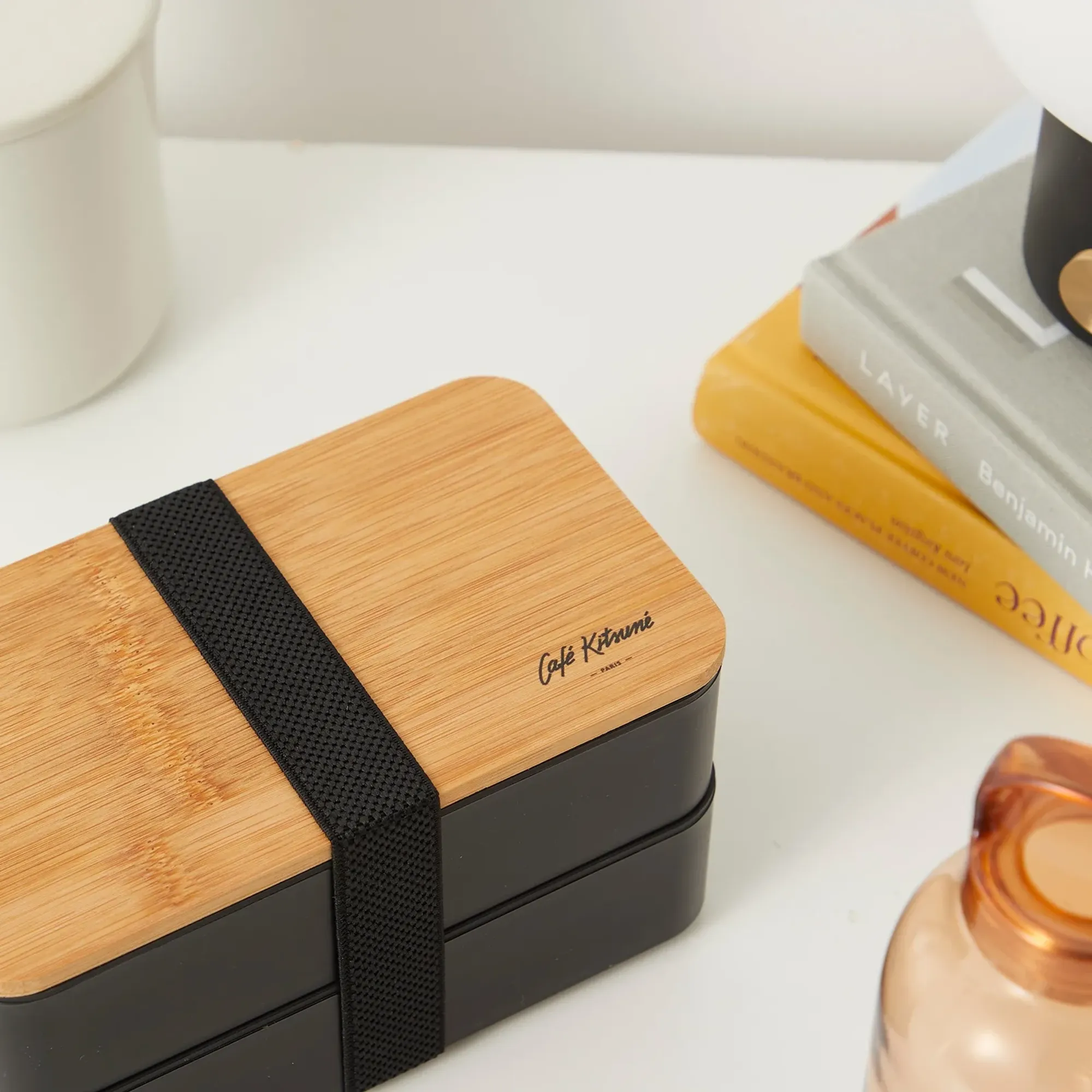 Maison Kitsuné Cafe Kitsuné Lunchbox Brown | SPCKU09005-BR | FOOTY.COM