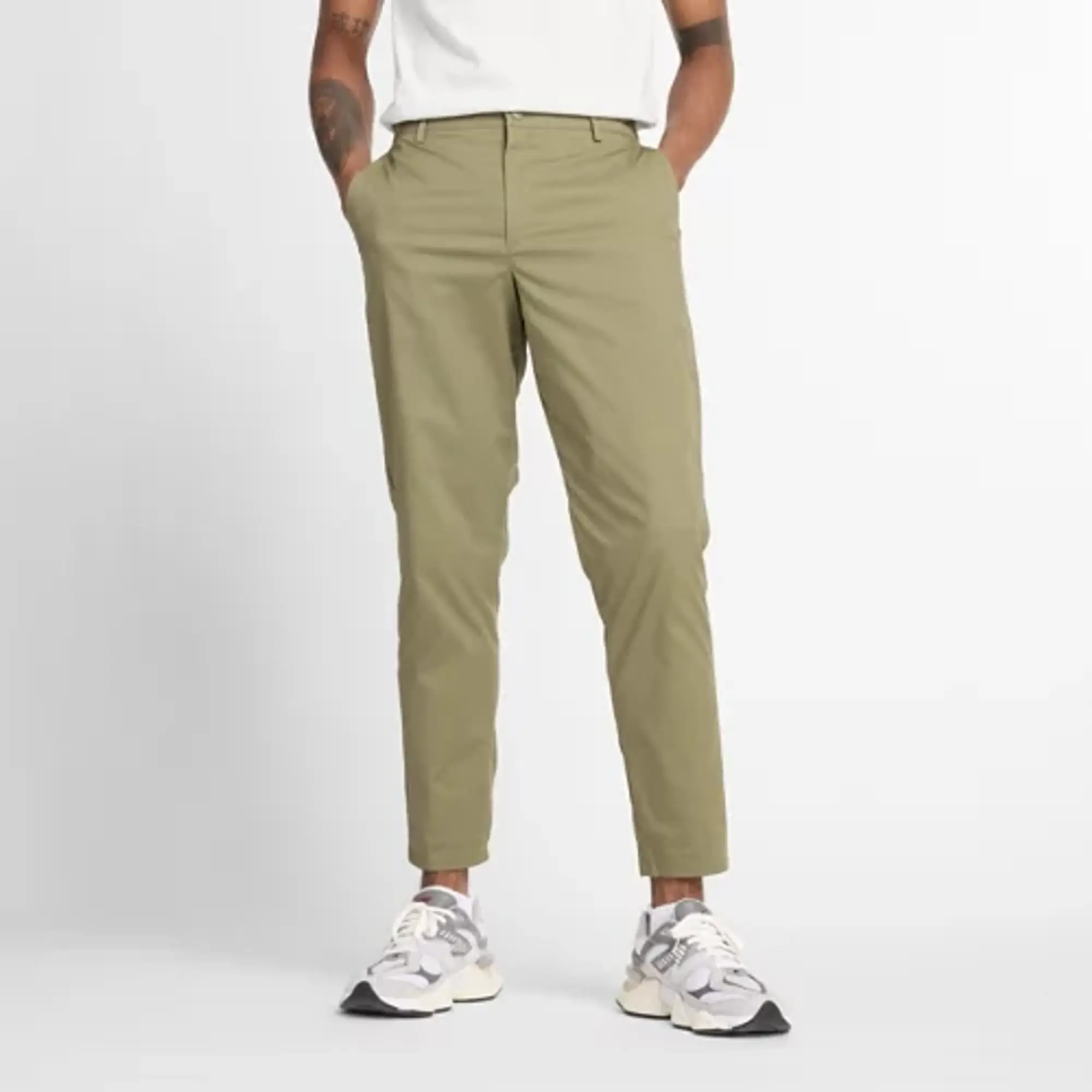 New Balance Men's Athletics Standard Tapered Pant 30 in Green Cotton Twill