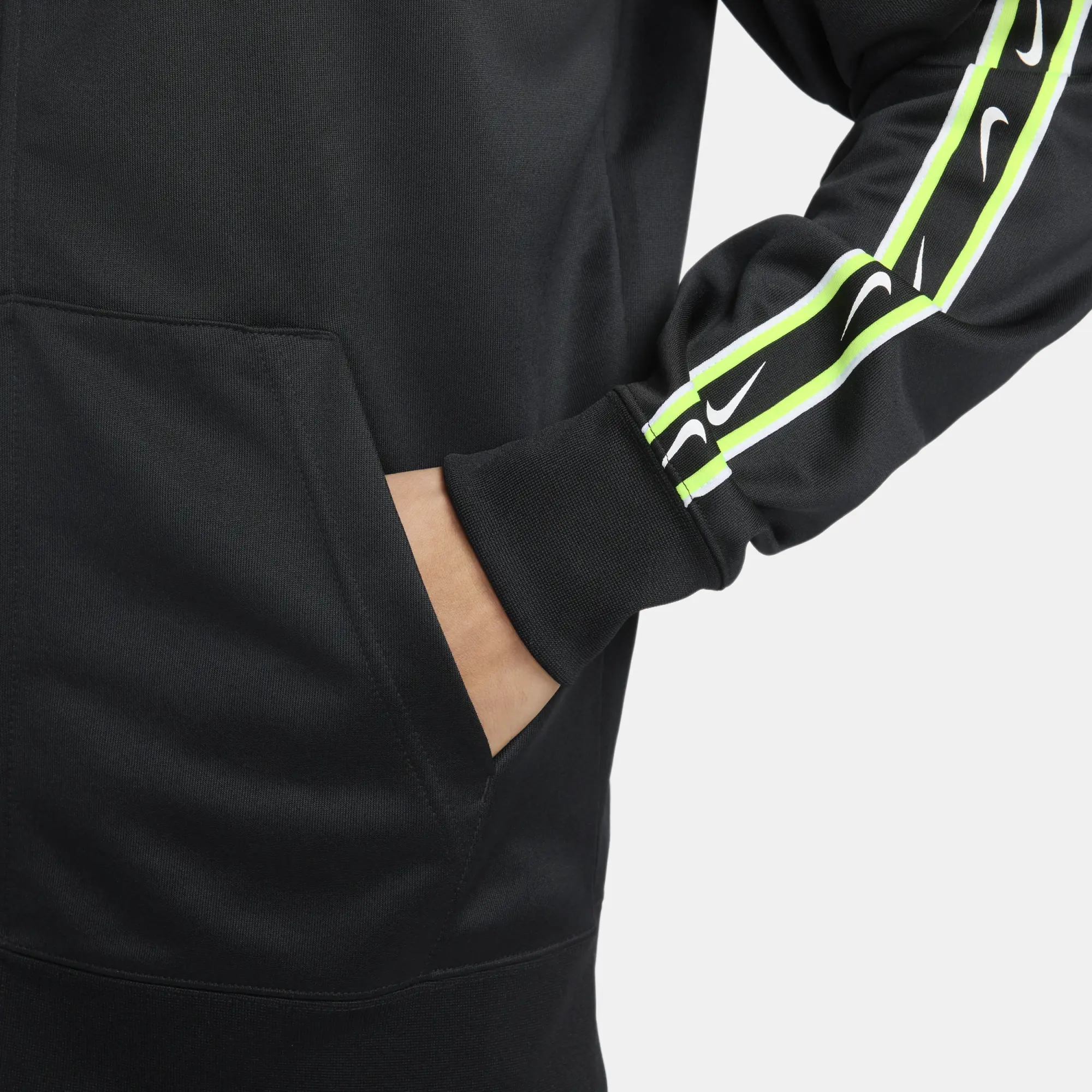 Nike - Black Sportswear Repeat Sweatshirt