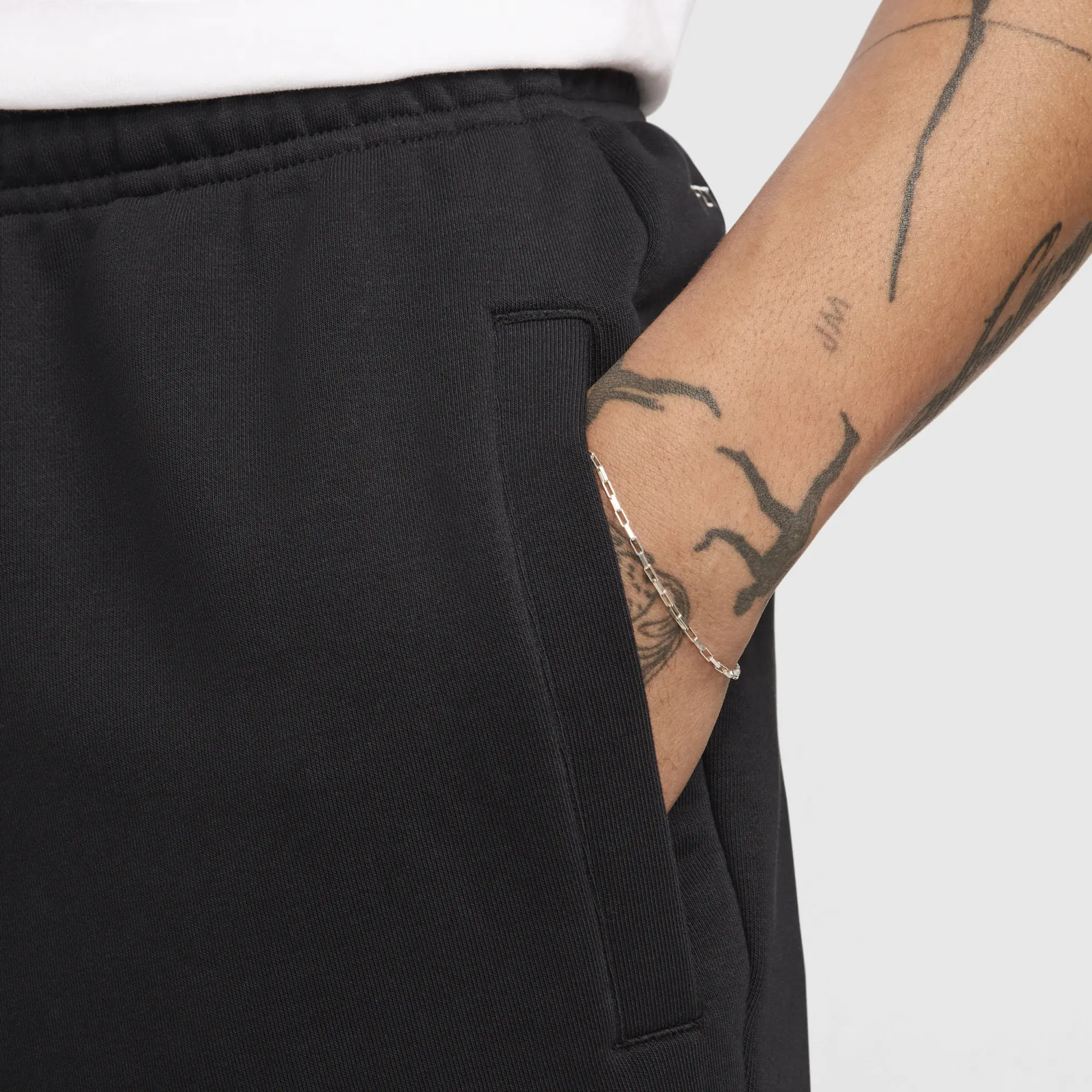 Nike Standard Issue Men's Dri-FIT Basketball Trousers - Black - Fleece