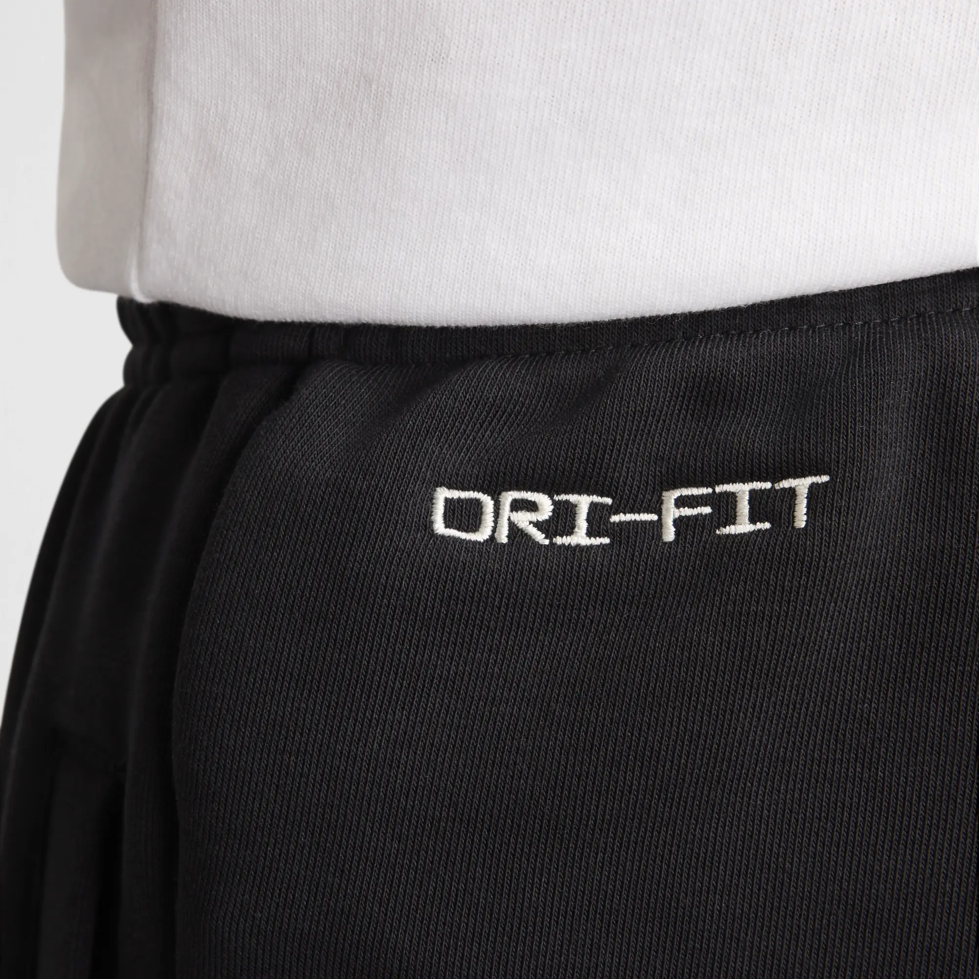 Nike Standard Issue Men's Dri-FIT Basketball Trousers - Black - Fleece