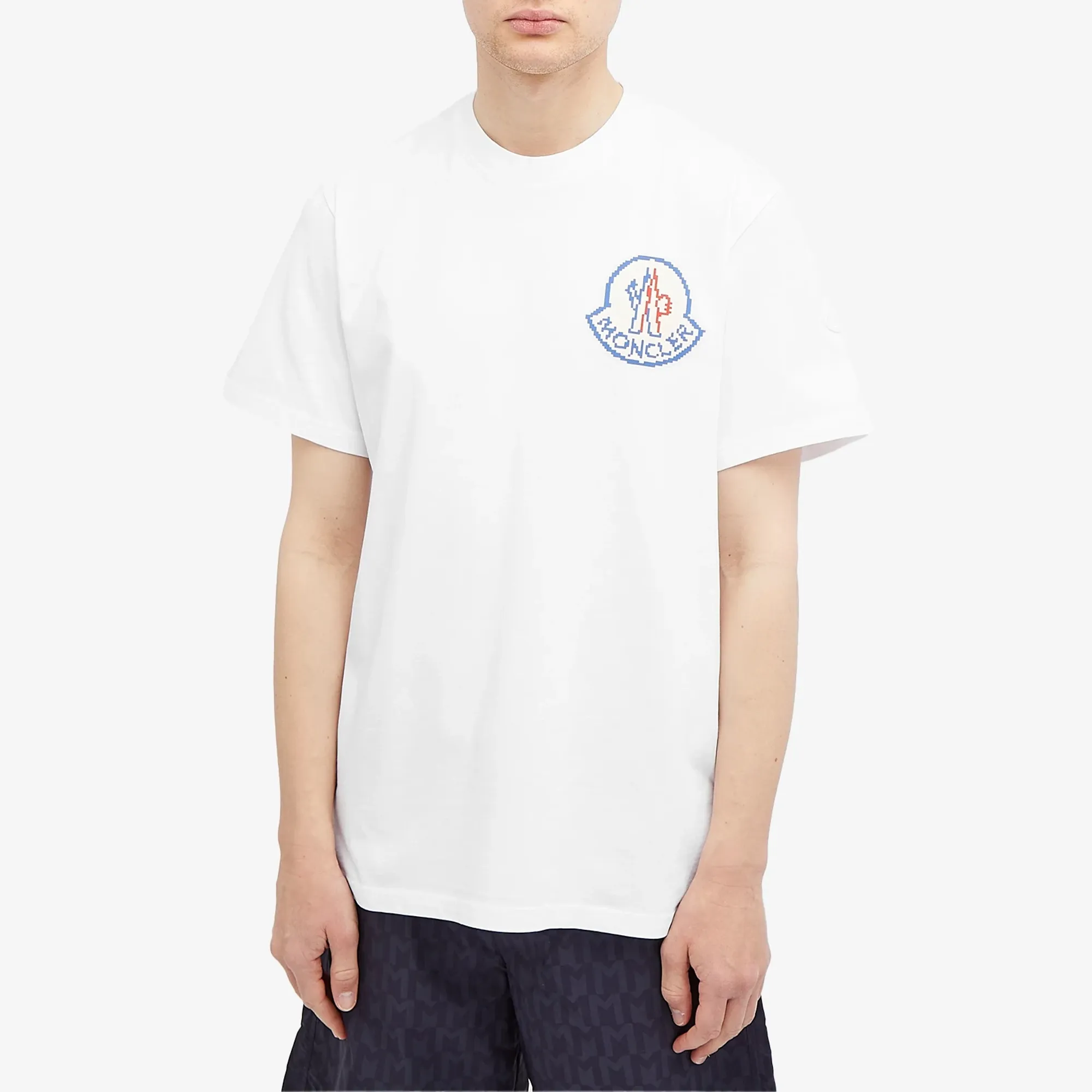 MONCLER ピクセルロゴ Tシャツ ホワイト XL Moncler Men's Pixel Logo T-Shirt White | 8C000-83927-04-00A