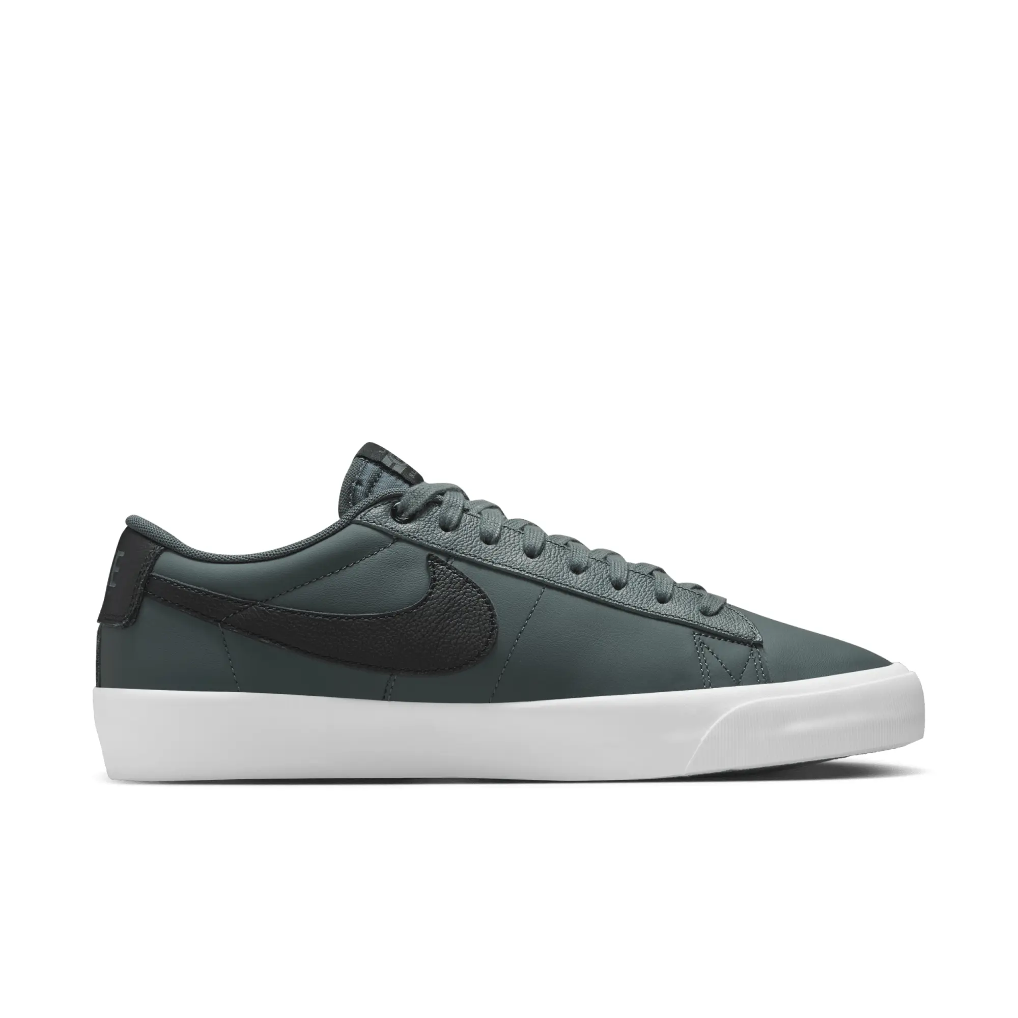 Nike SB Blazer Low Pro GT Men's Shoes - Green