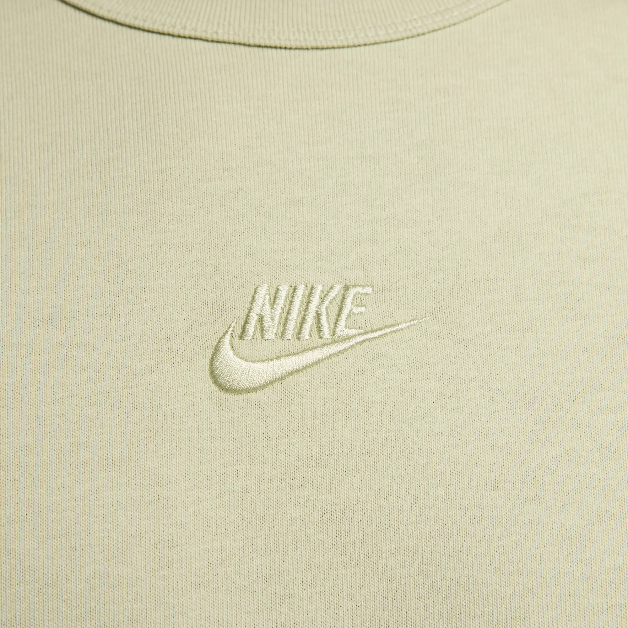 Nike Premium Essentials T-Shirt, Green