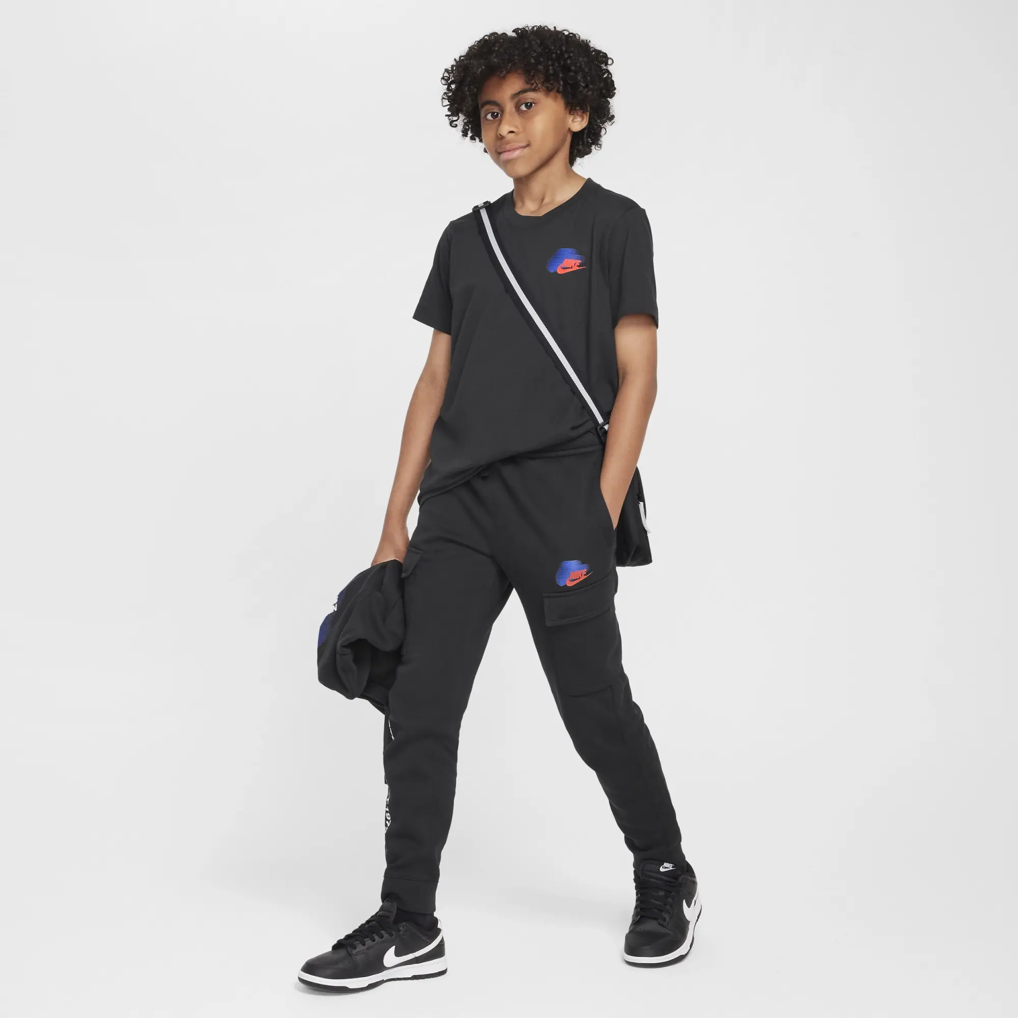 Nike Sportswear Standard Issue Older Kids' (Boys') Graphic T-Shirt - Black