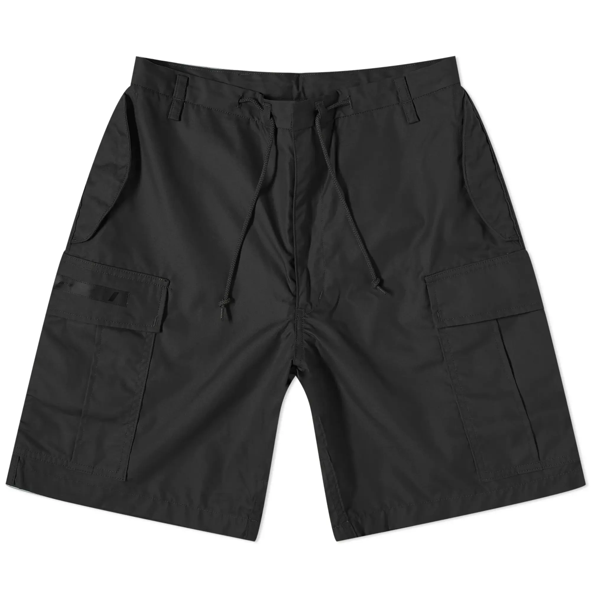 WTAPS Men's 16 Cargo Shorts Black | 231WVDT-PTM06-BK | FOOTY.COM