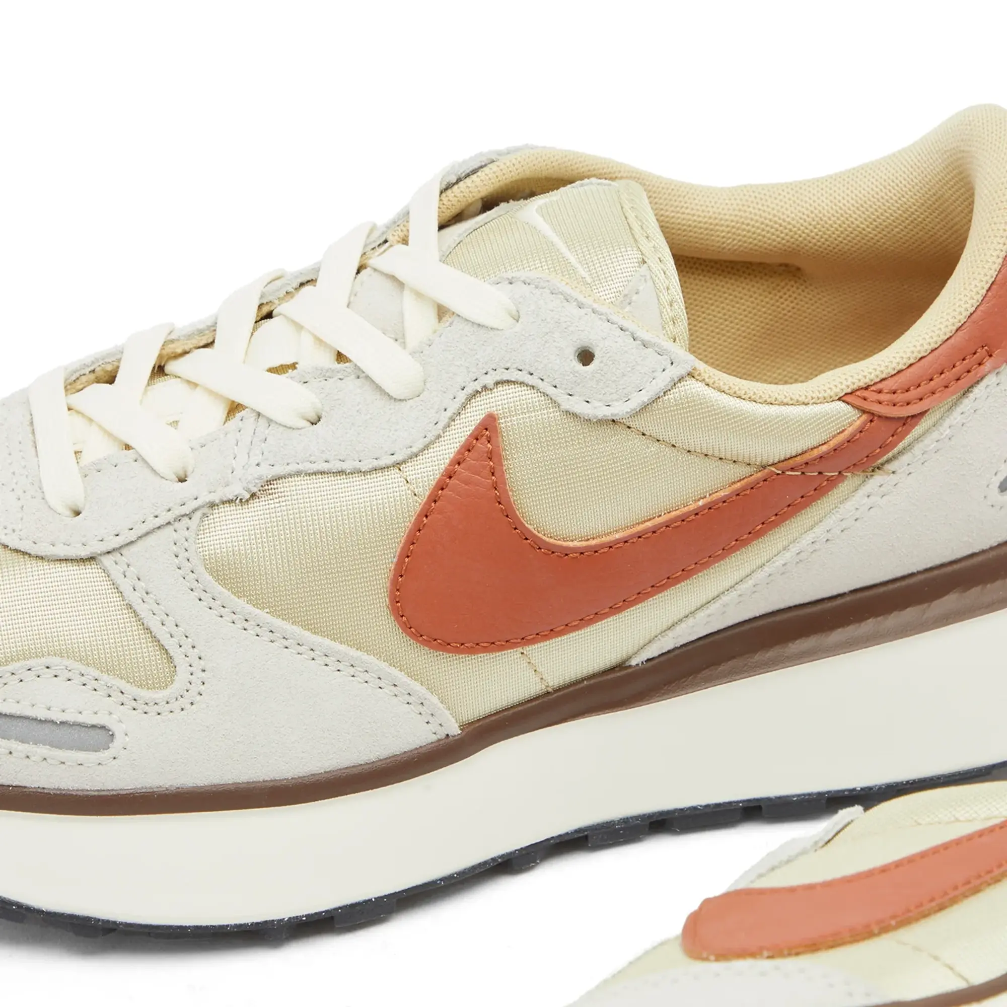 Nike WMNS PHOENIX WAFFLE