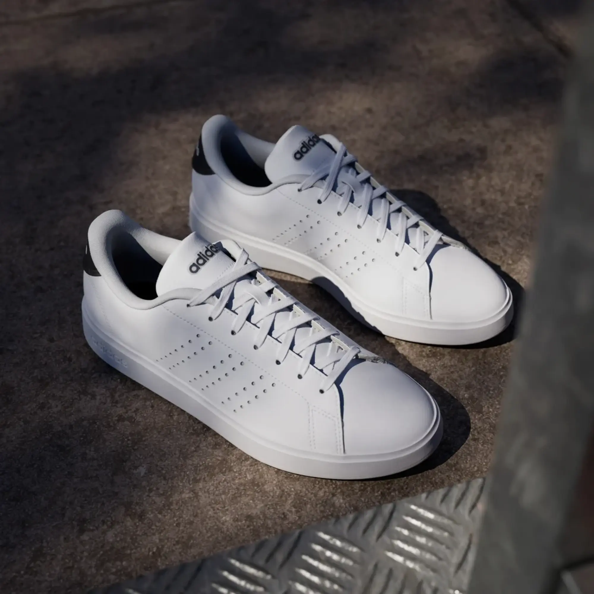 adidas  ADVANTAGE 2.0  women's Shoes (Trainers) in White