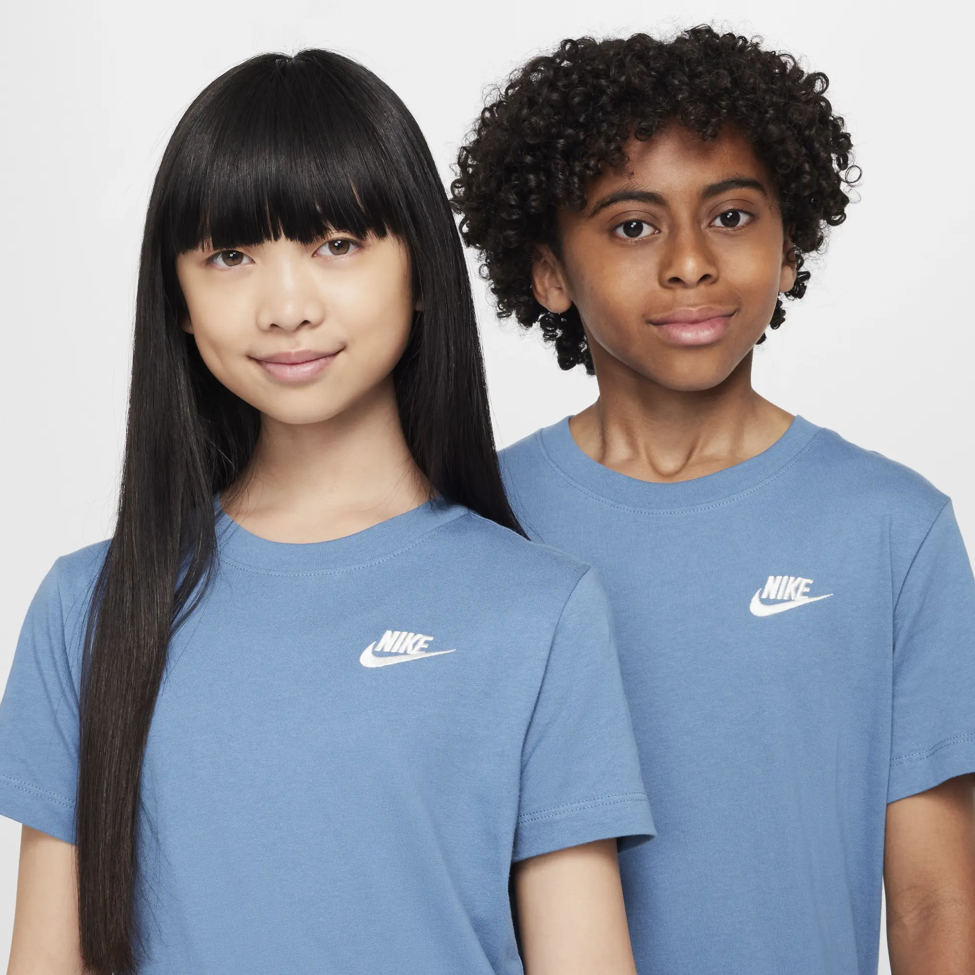 Nike Junior Club T-Shirt - Blue - Size S/B - Blue