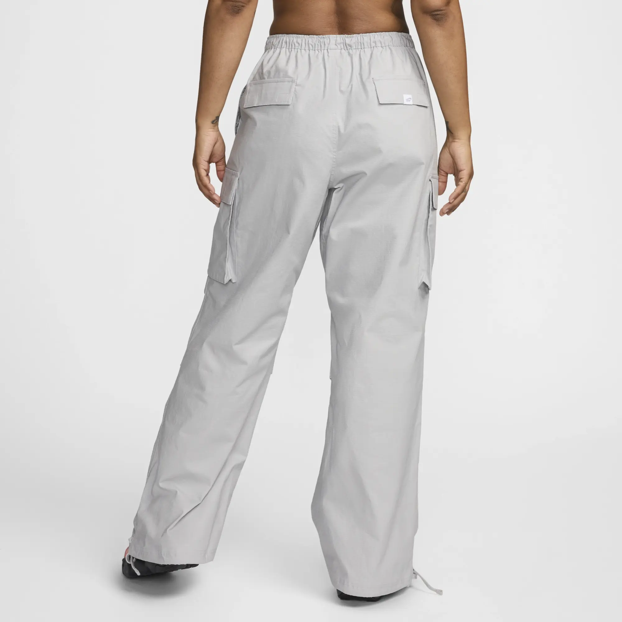 Nike Sportswear Women's Mid-Rise Oversized Cargo Trousers - Grey