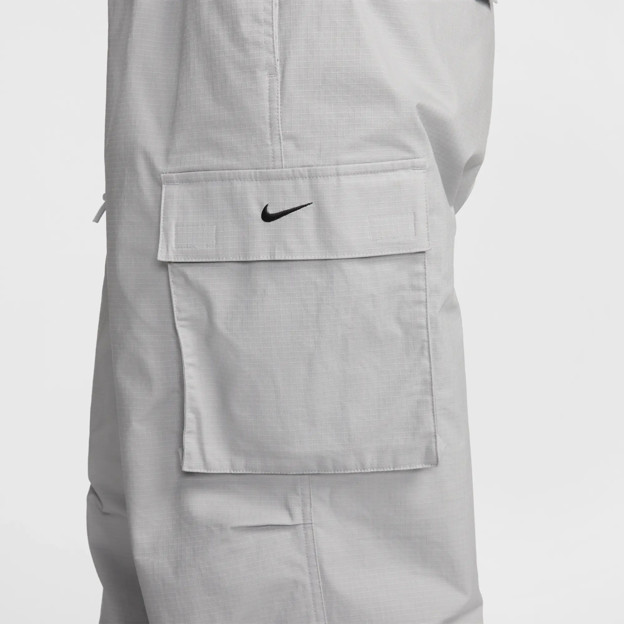 Nike Sportswear Women's Mid-Rise Oversized Cargo Trousers - Grey