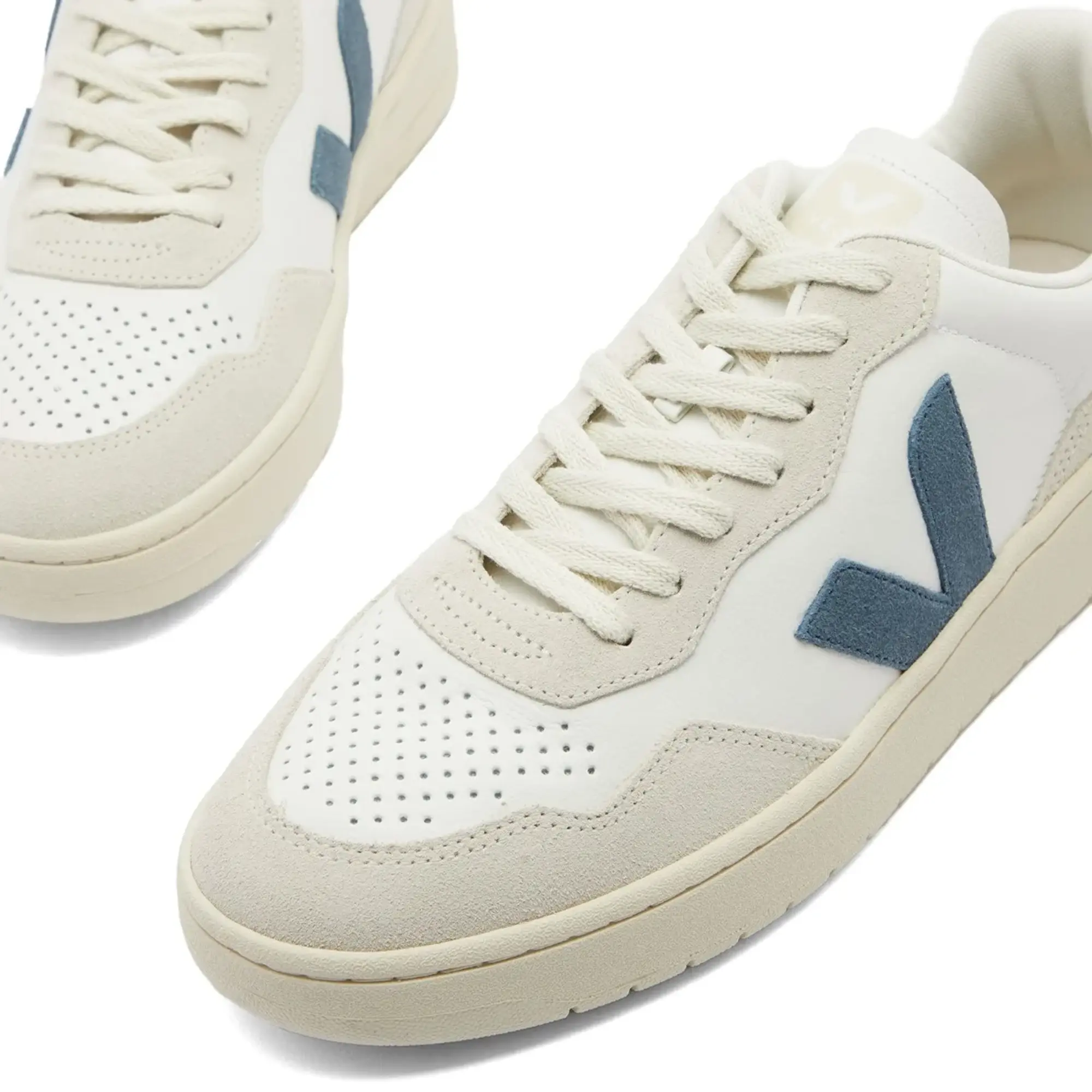 Veja V-90 Trainers