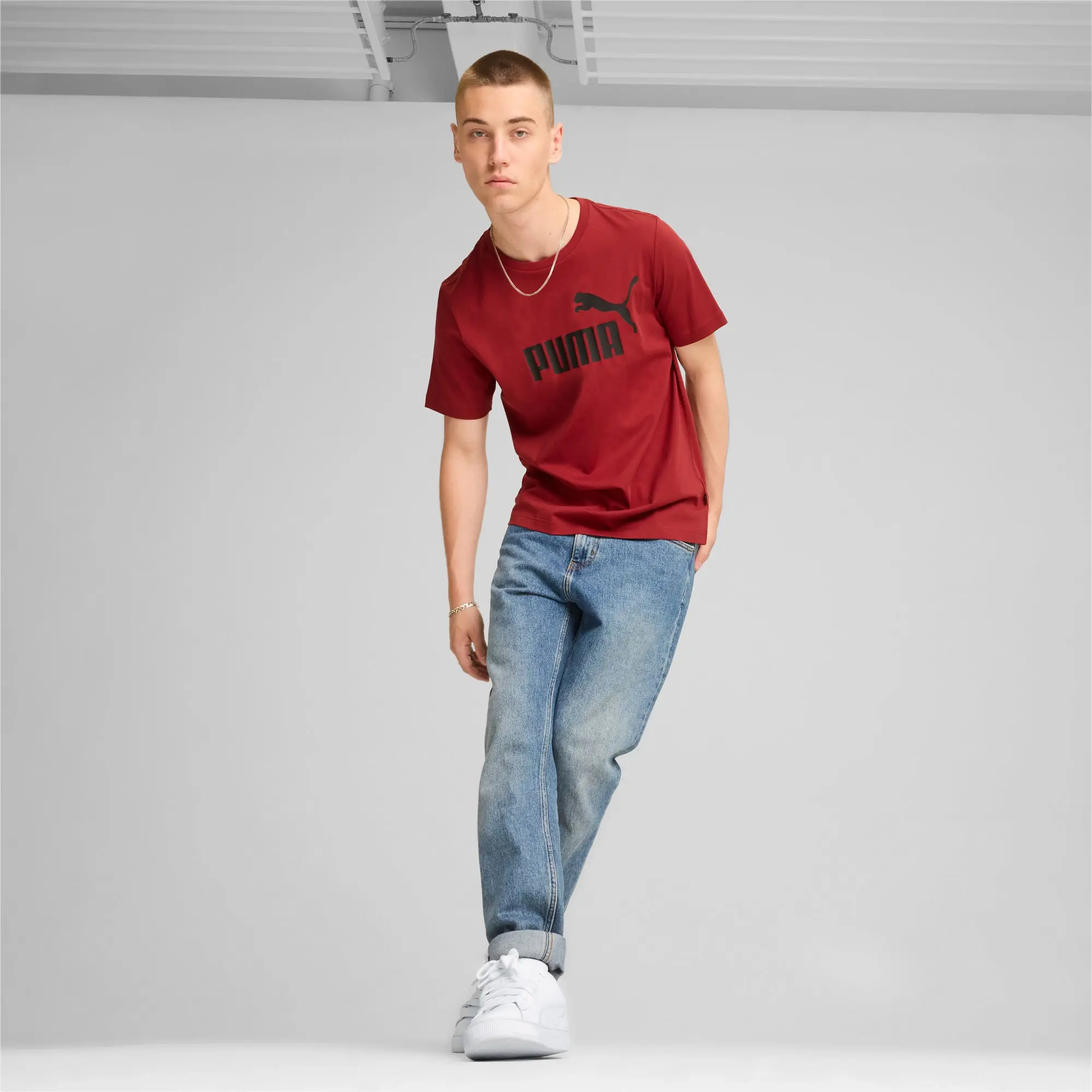 Puma Ess Logo Tee (S) T-Shirt Mens - Red