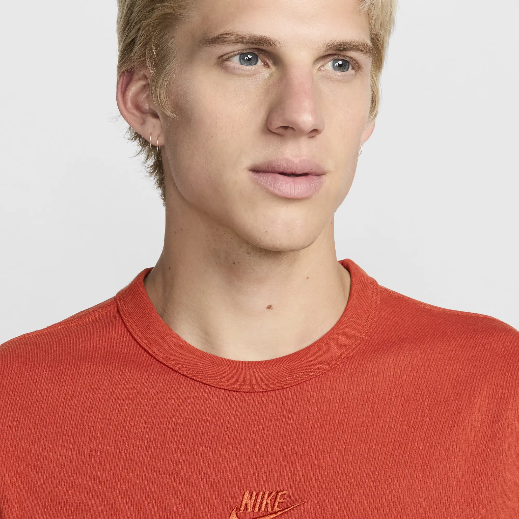 Nike Sportswear Premium Essentials Men's T-Shirt - Red - Cotton
