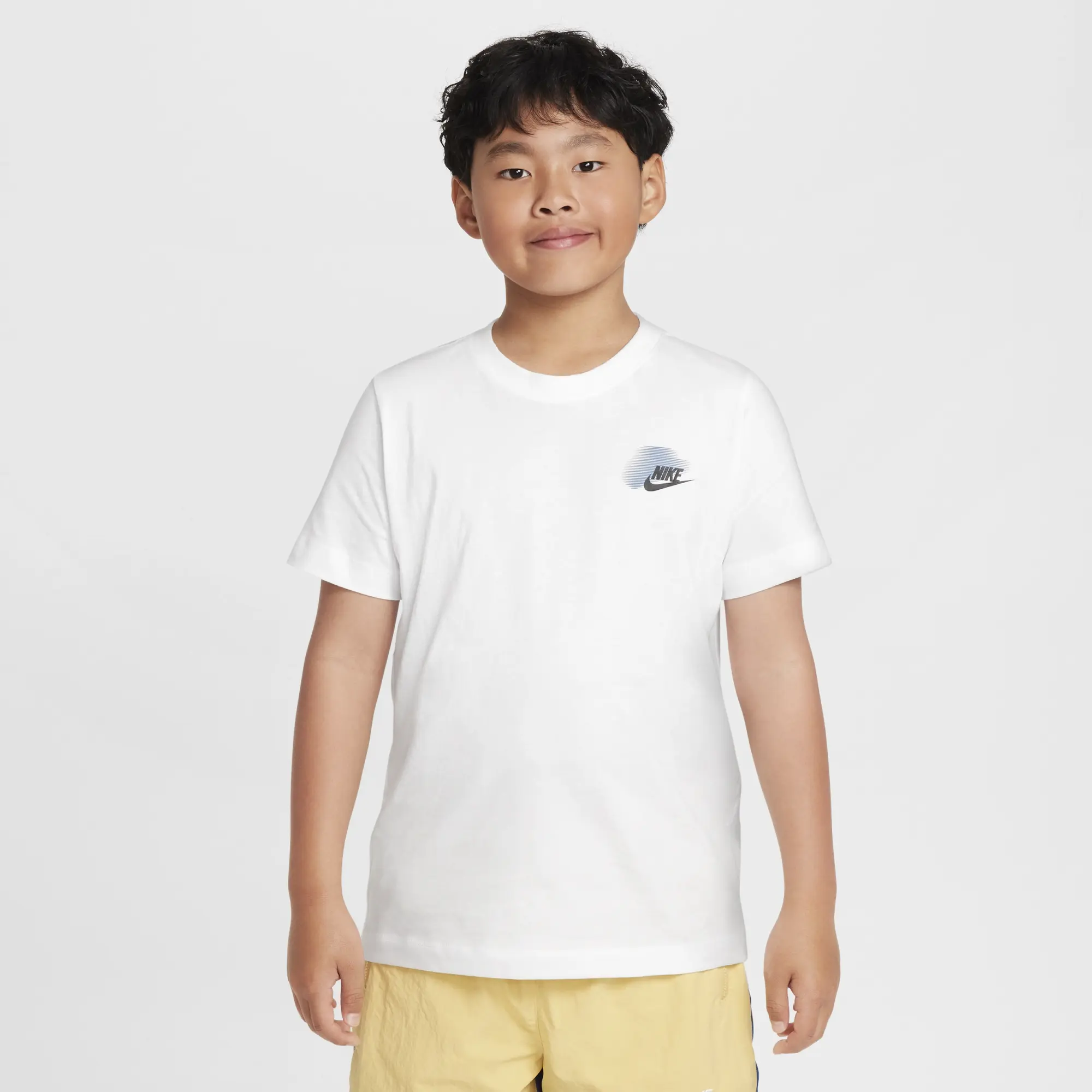 Nike Junior Standard Issue T-Shirt - White - Size XL/B - White