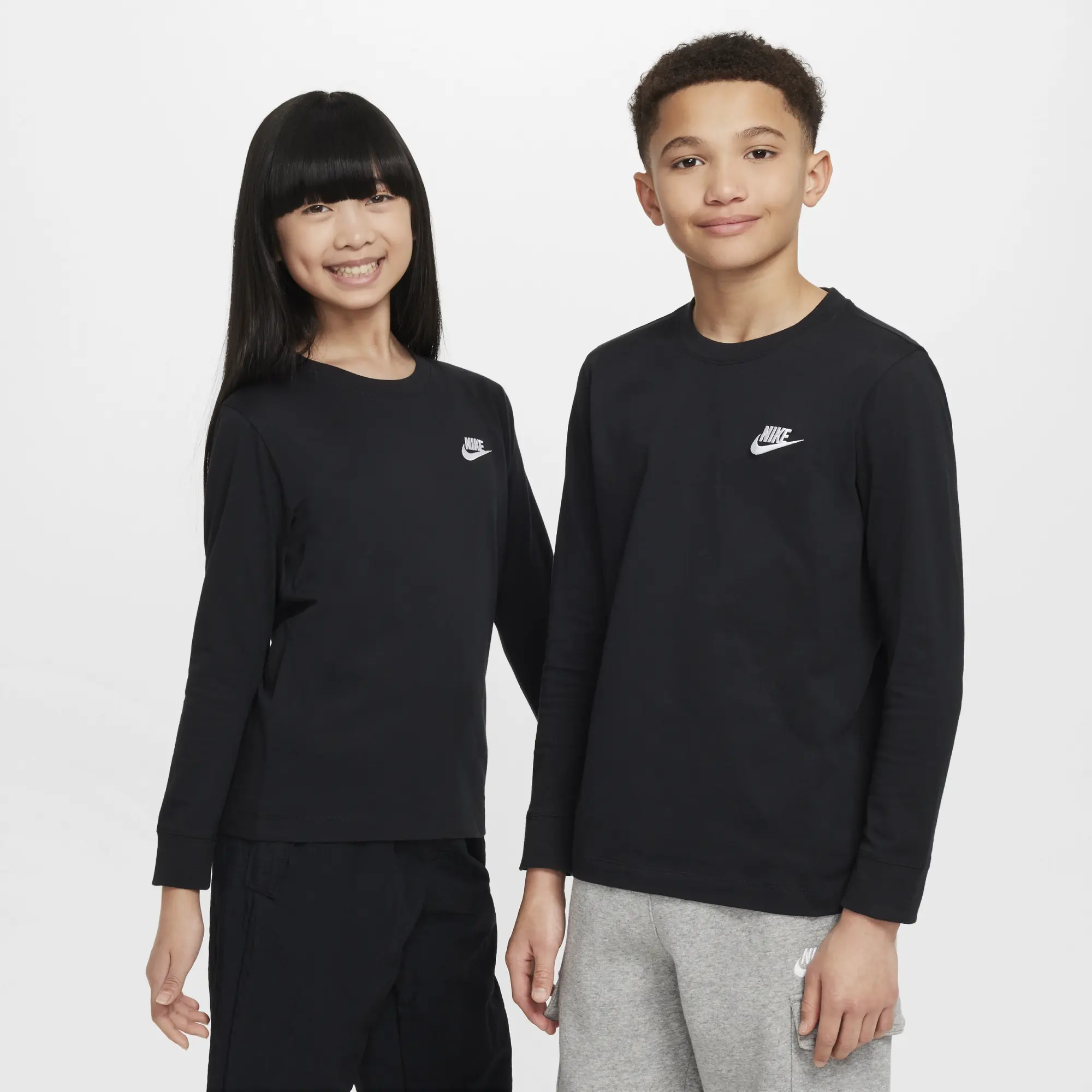 Nike Sportswear Older Kids' Long-Sleeve T-Shirt - Black