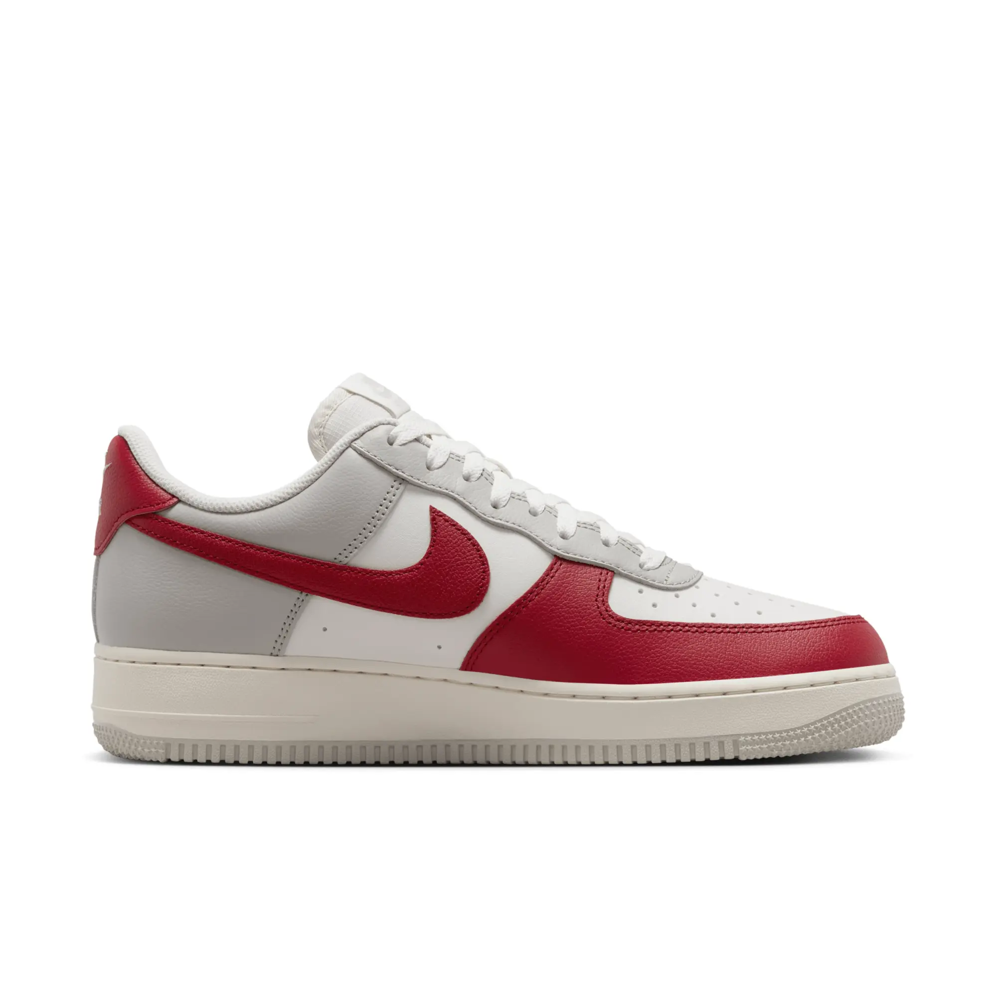 Nike AIR FORCE 1 '07 LV8