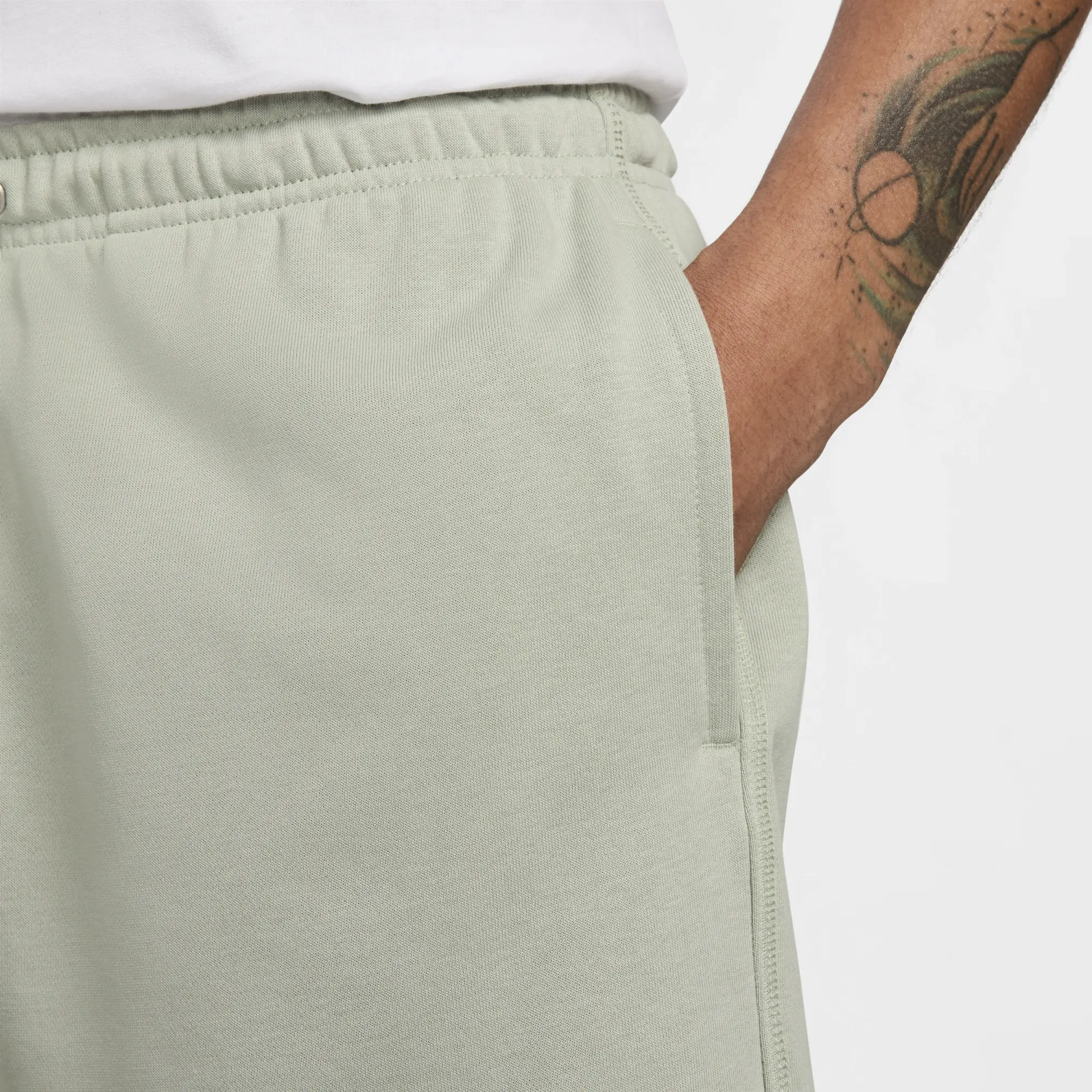 Nike Club Men's French Terry Flow Shorts - Green - Cotton/Polyester