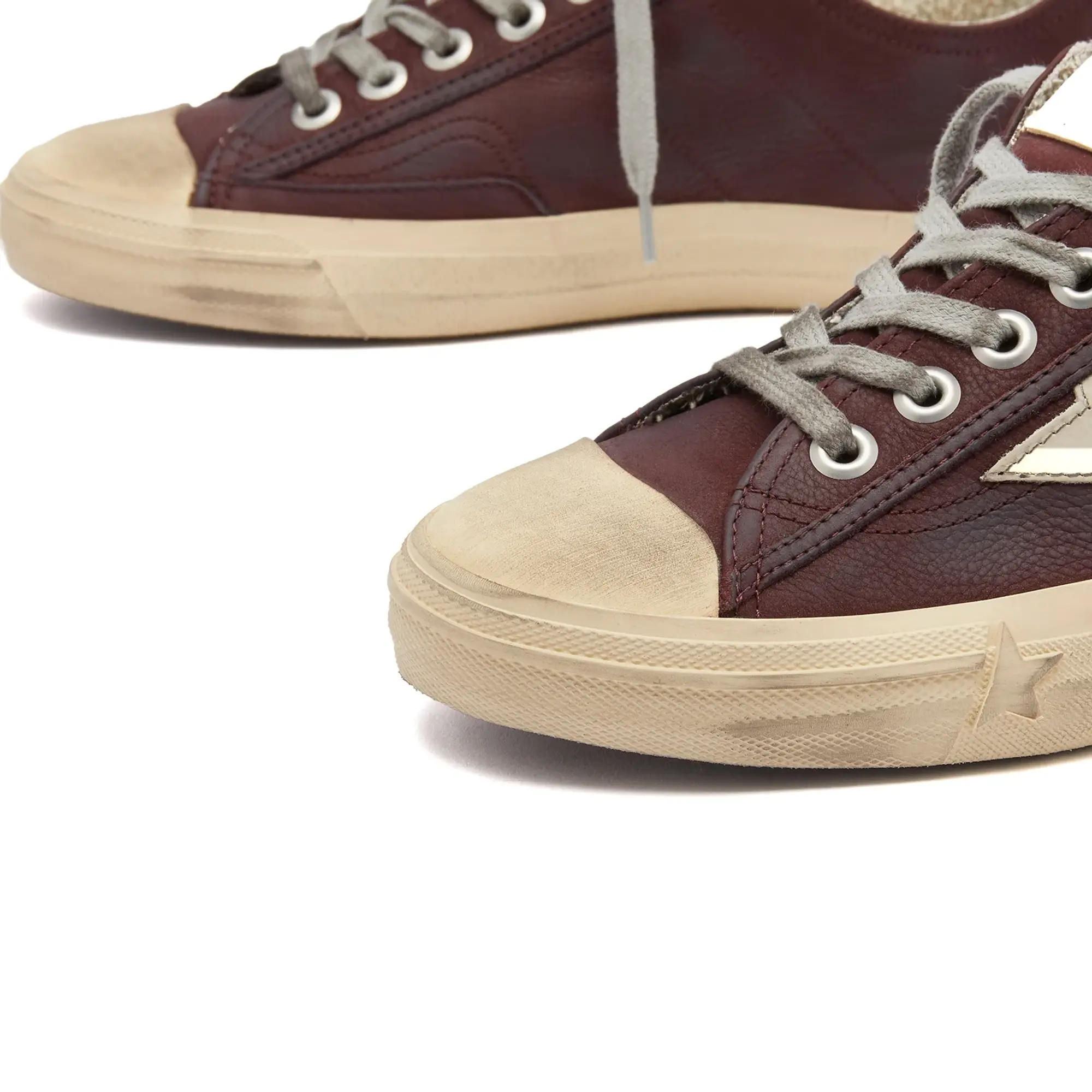 Golden Goose Women's V-Star 2 Sneaker Red Wine/Sand