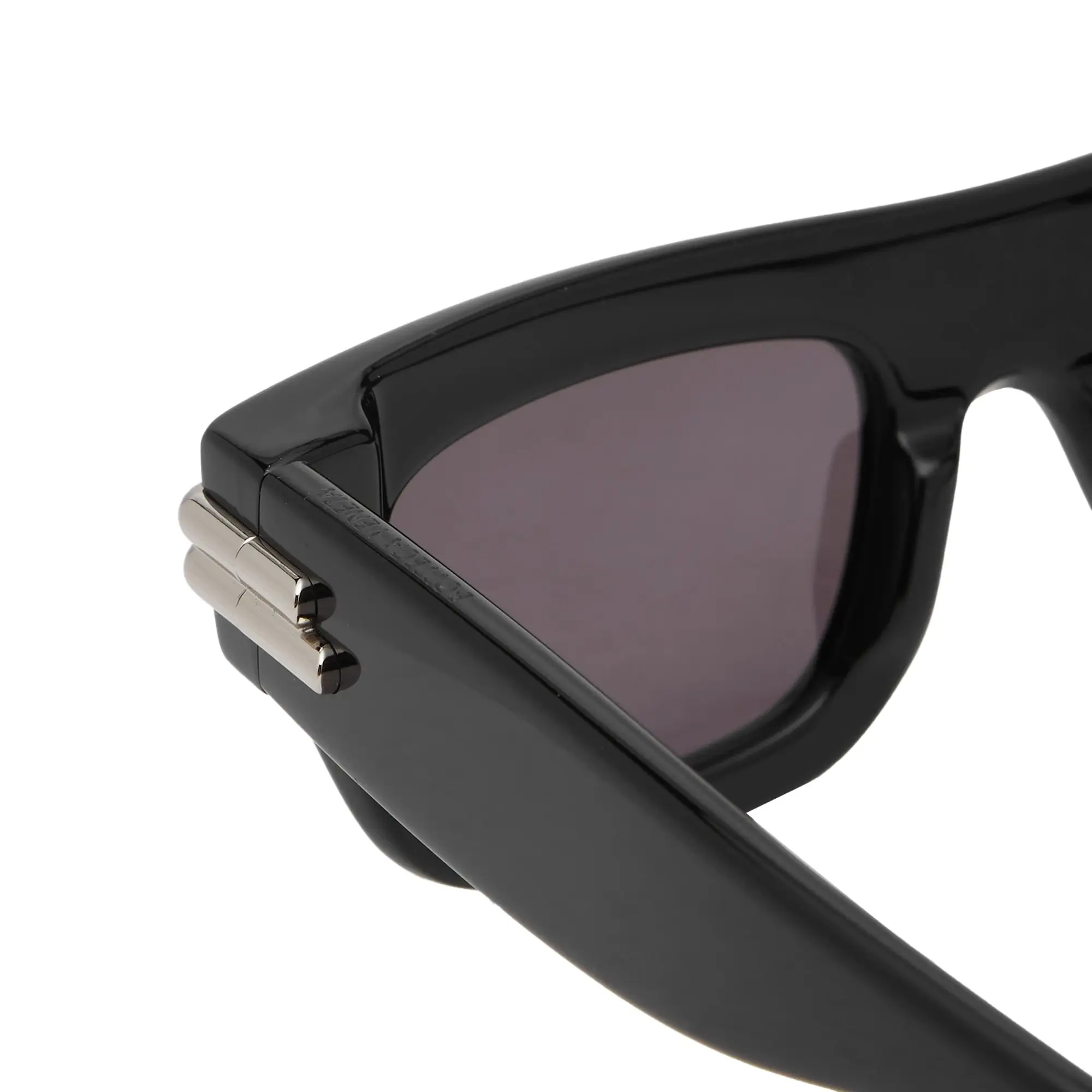 Bottega Veneta Eyewear Bottega Veneta Mitre Oval Sunglasses Black/Grey