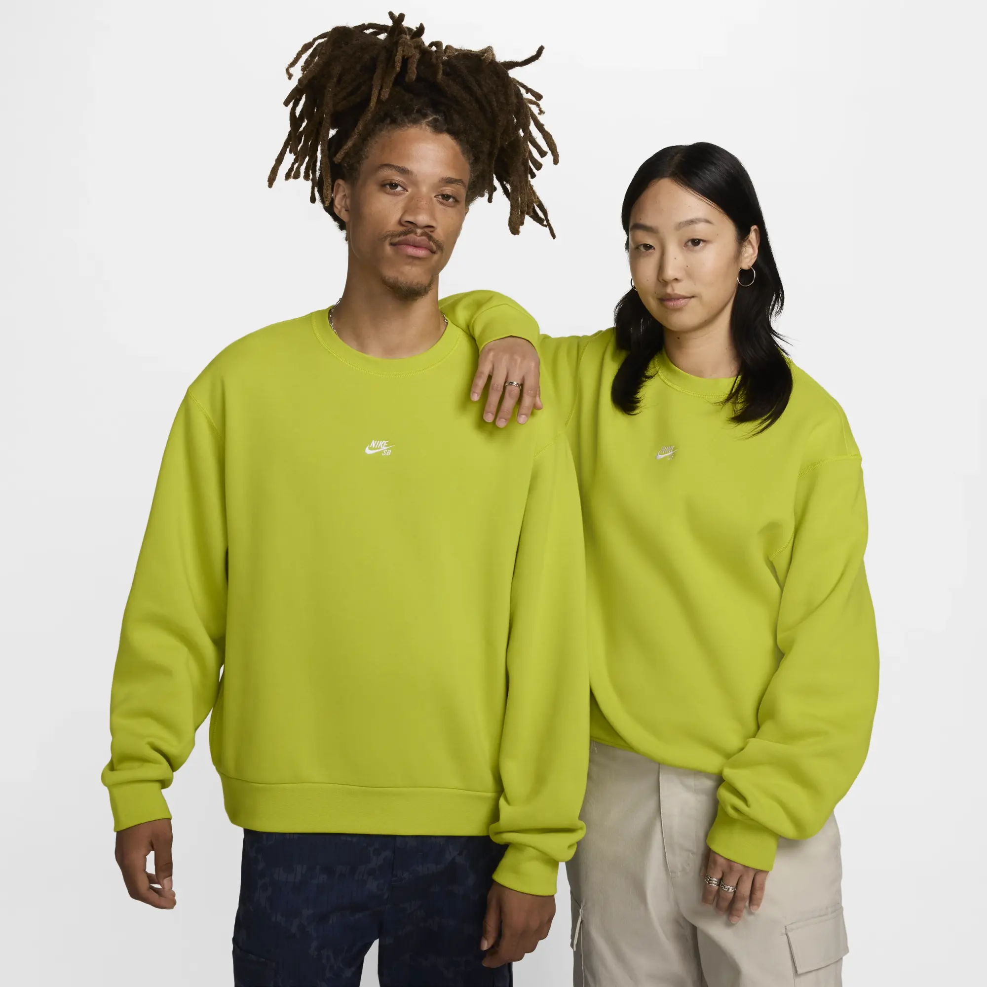 Nike Sb Essential Logo Crew Neck Sweatshirt In Cactus Green