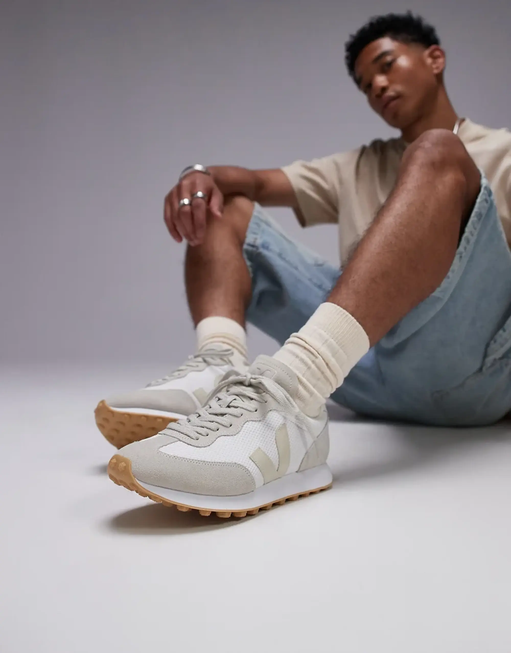 Veja  RIO BRANCO  women's Shoes (Trainers) in White