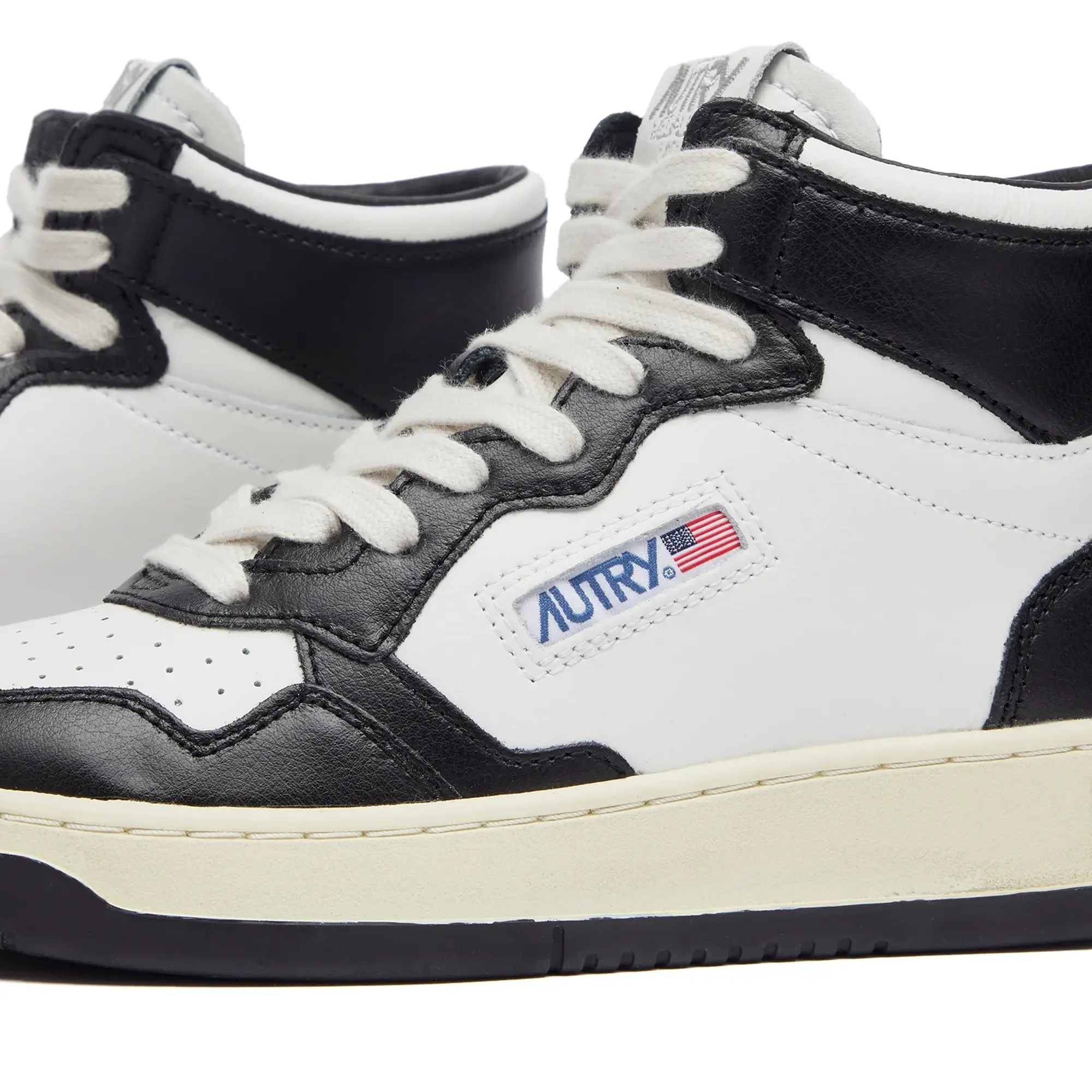 Autry Action Shoes WMNS MEDALIST MID