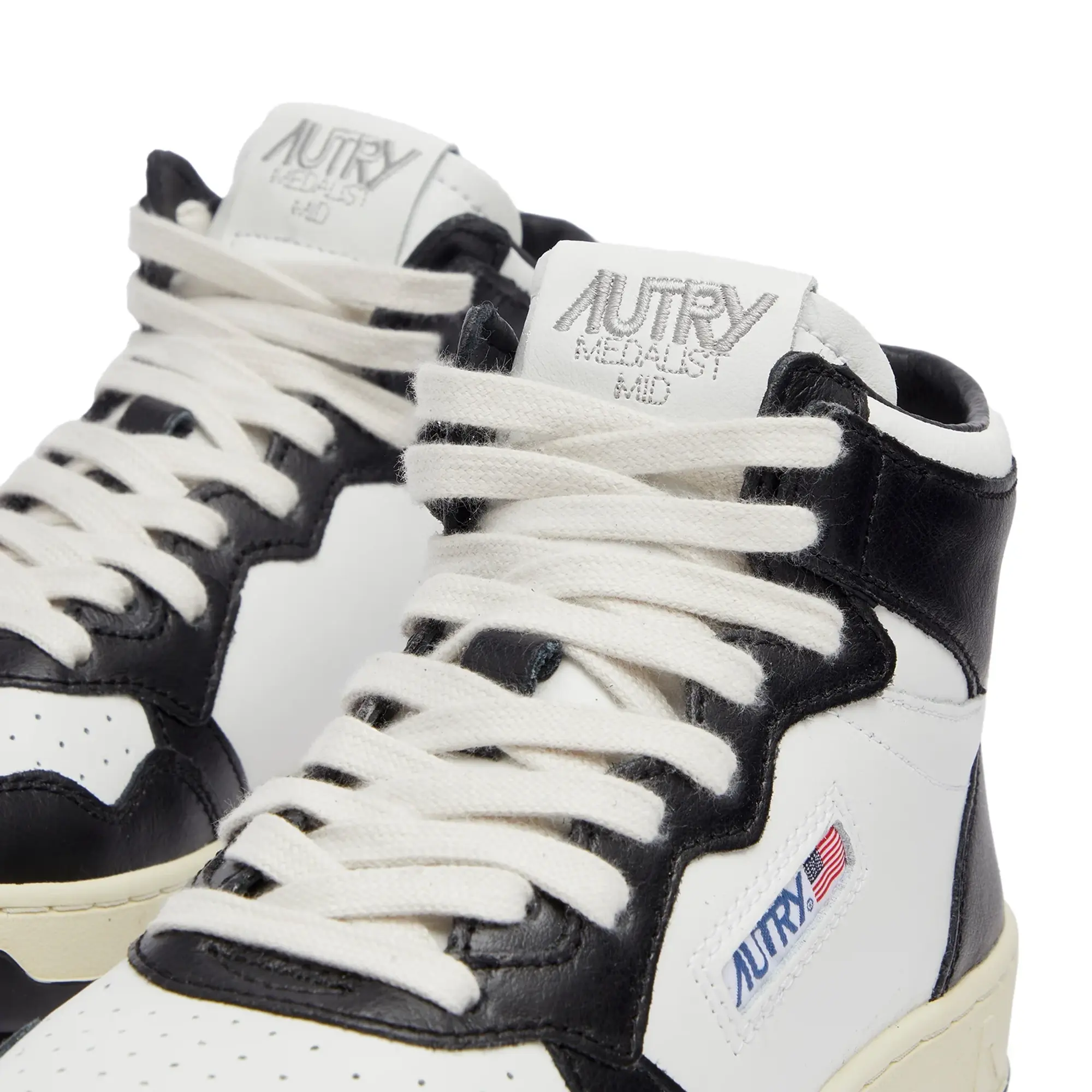Autry Action Shoes WMNS MEDALIST MID