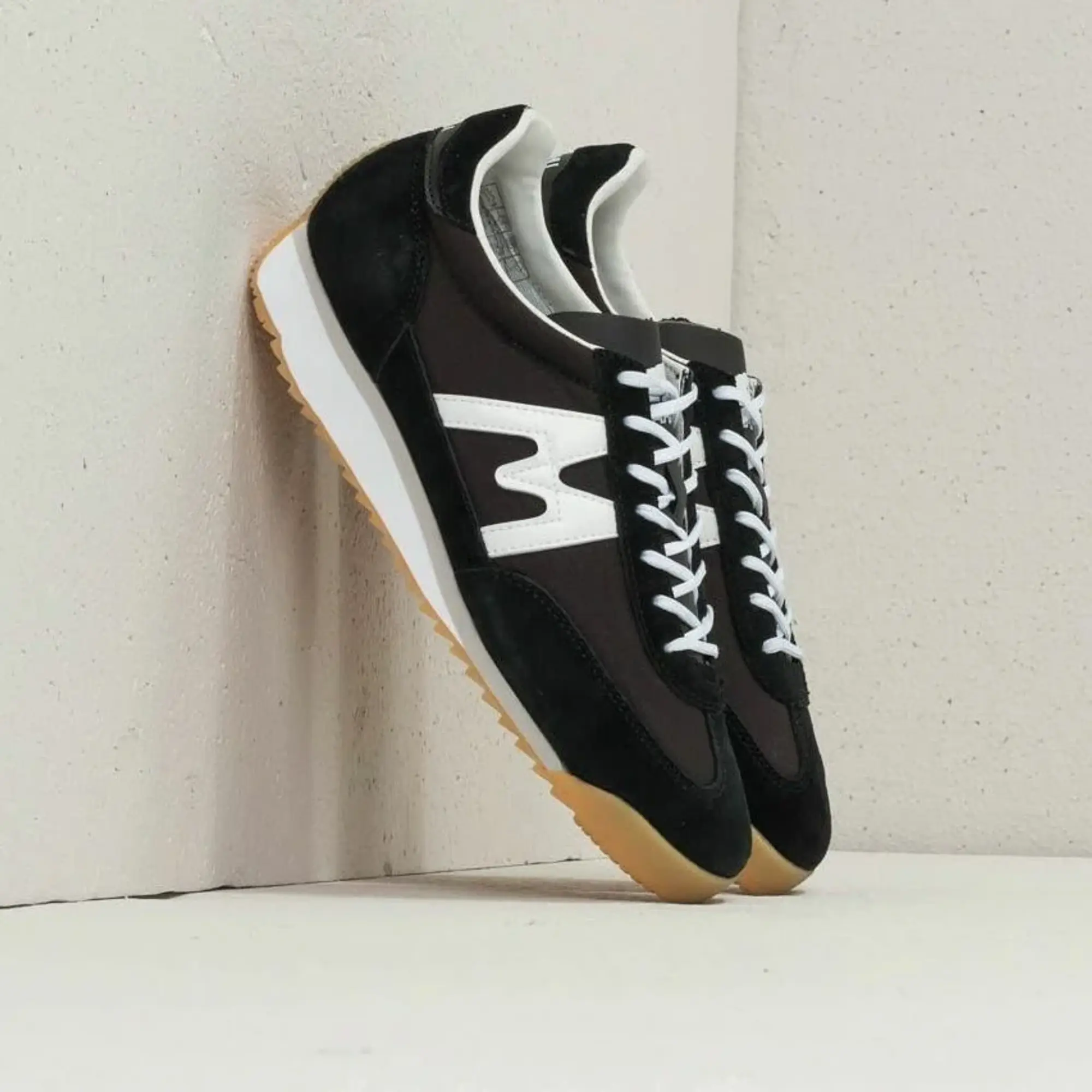 Sneakers Karhu Mestari Black/ White Eur 46.5