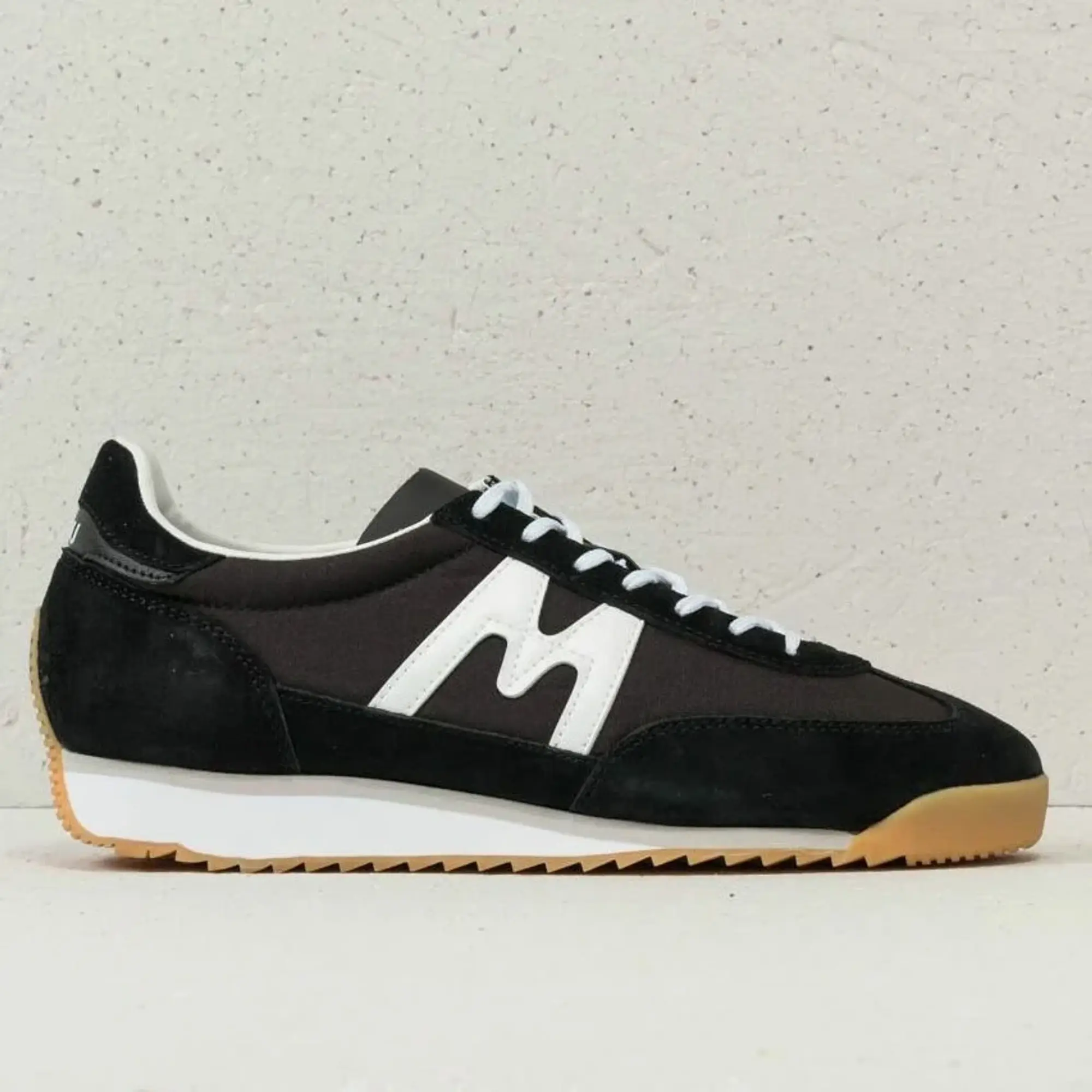 Sneakers Karhu Mestari Black/ White Eur 46.5