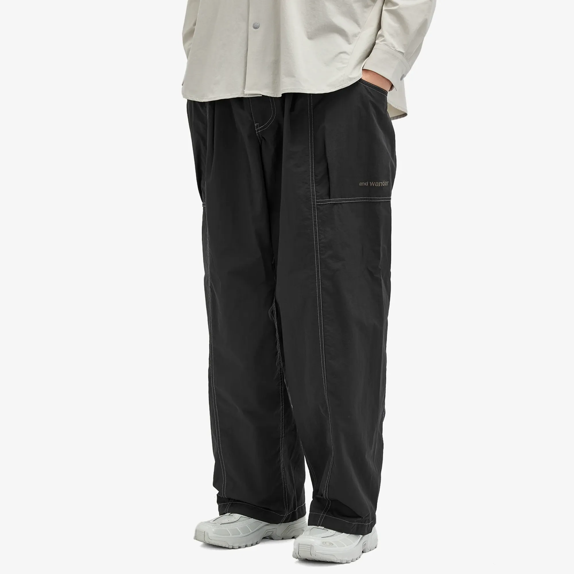 パンツ and wander crinkled nylon pants and wander Men's Crinkled Nylon Pants Black | 5744282182-010