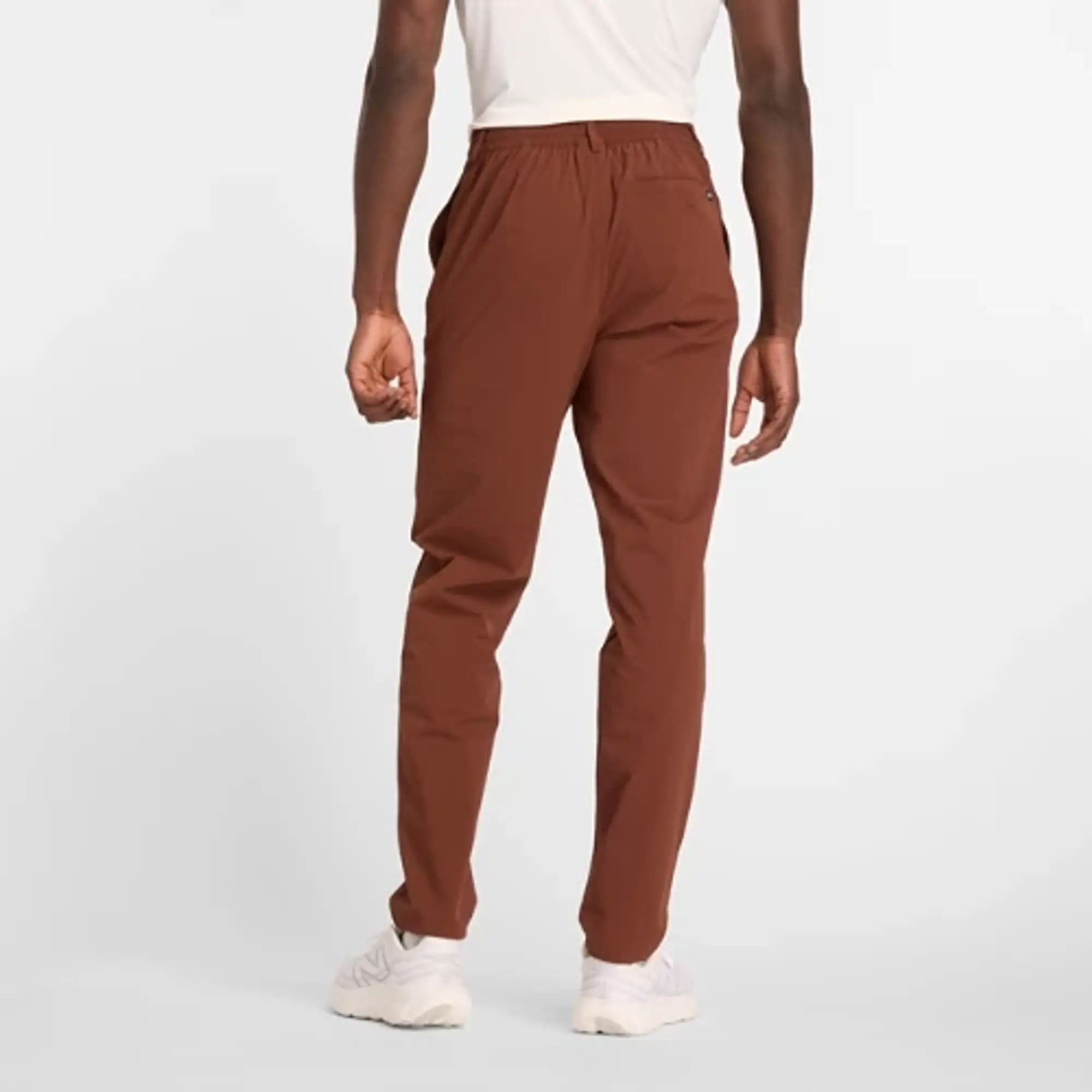 New Balance Men's Athletics Ripstop Standard Tapered Pant 32 in Brown Polywoven